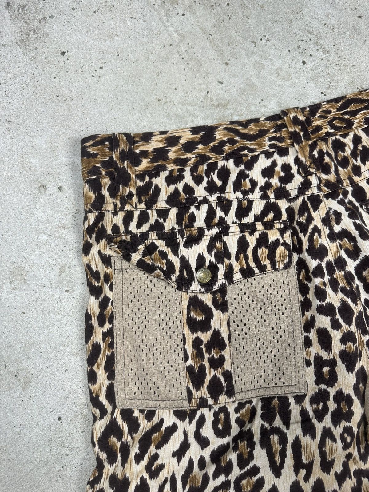 Dolce & Gabbana 2000s Dolce & Gabbana Leopard Print Baggy Cargo Pants Size 32" / US 10 / IT 46 - 19 Thumbnail