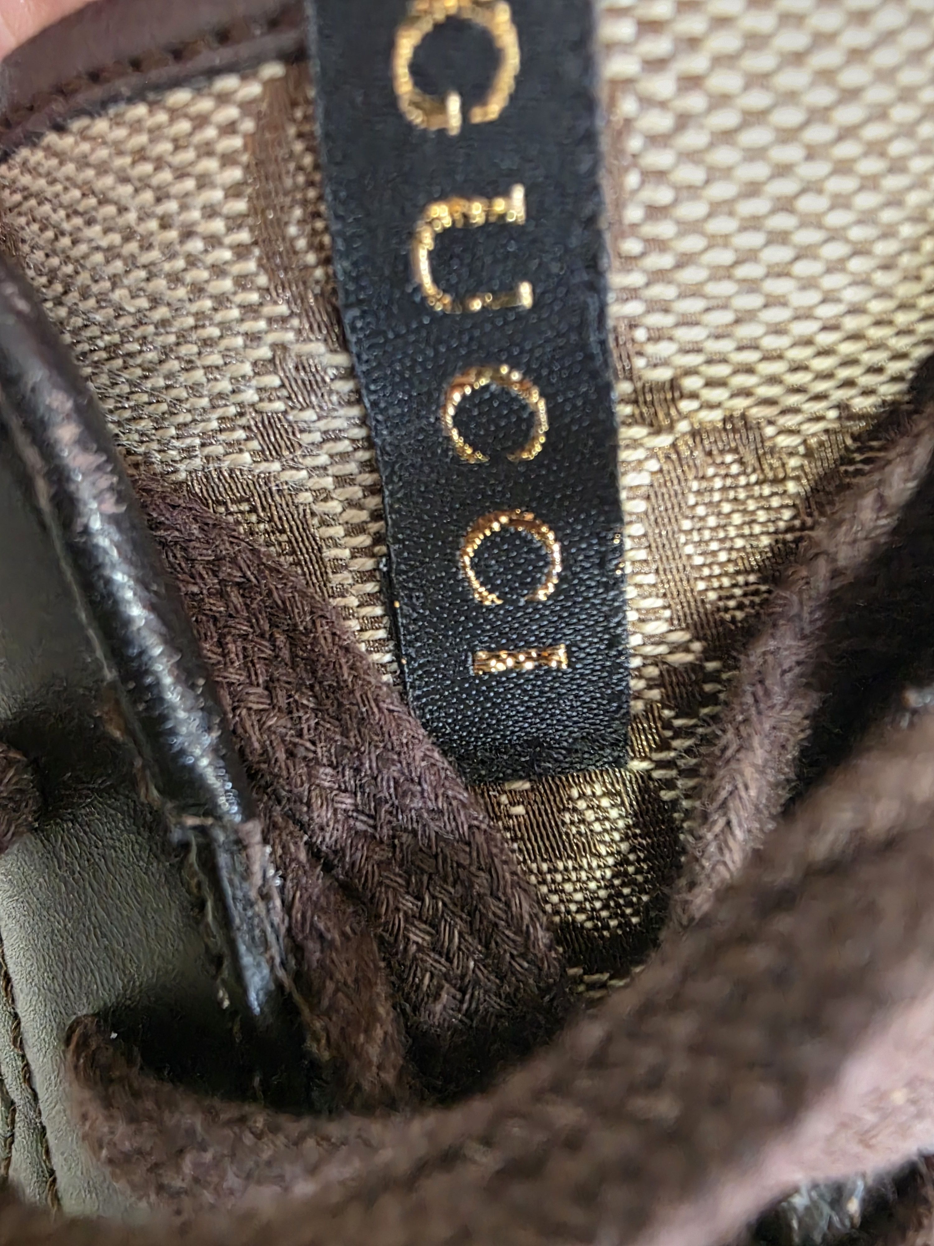 Gucci GUCCI VINTAGE ROYAL SPORT SNEAKERS (AS IS) Size US 7.5 / IT 37.5 - 7 Thumbnail