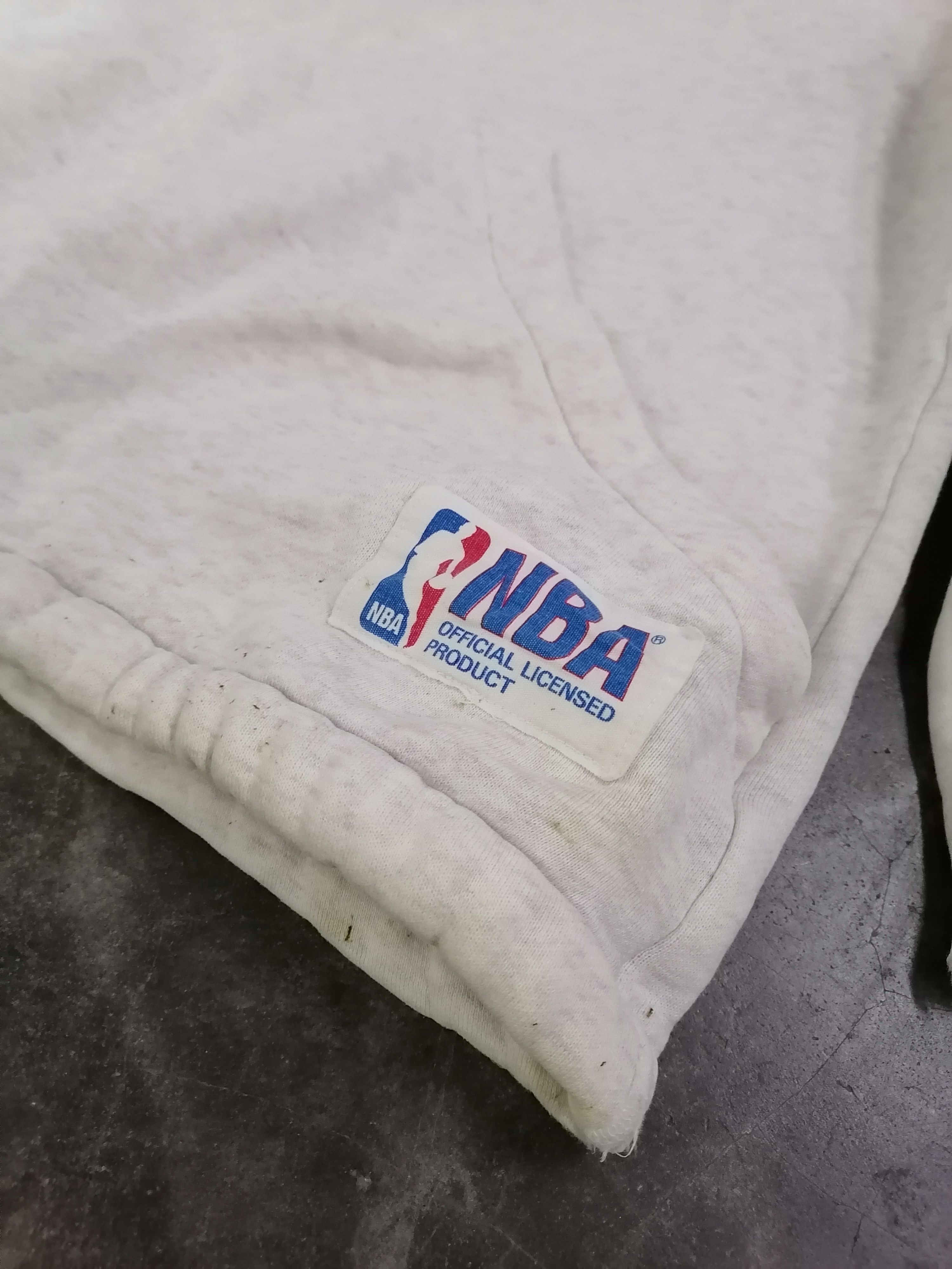 NBA Vintage NBA Lakers Los Angeles Trashed Faded Hoodies Size US L / EU 52-54 / 3 - 7 Thumbnail