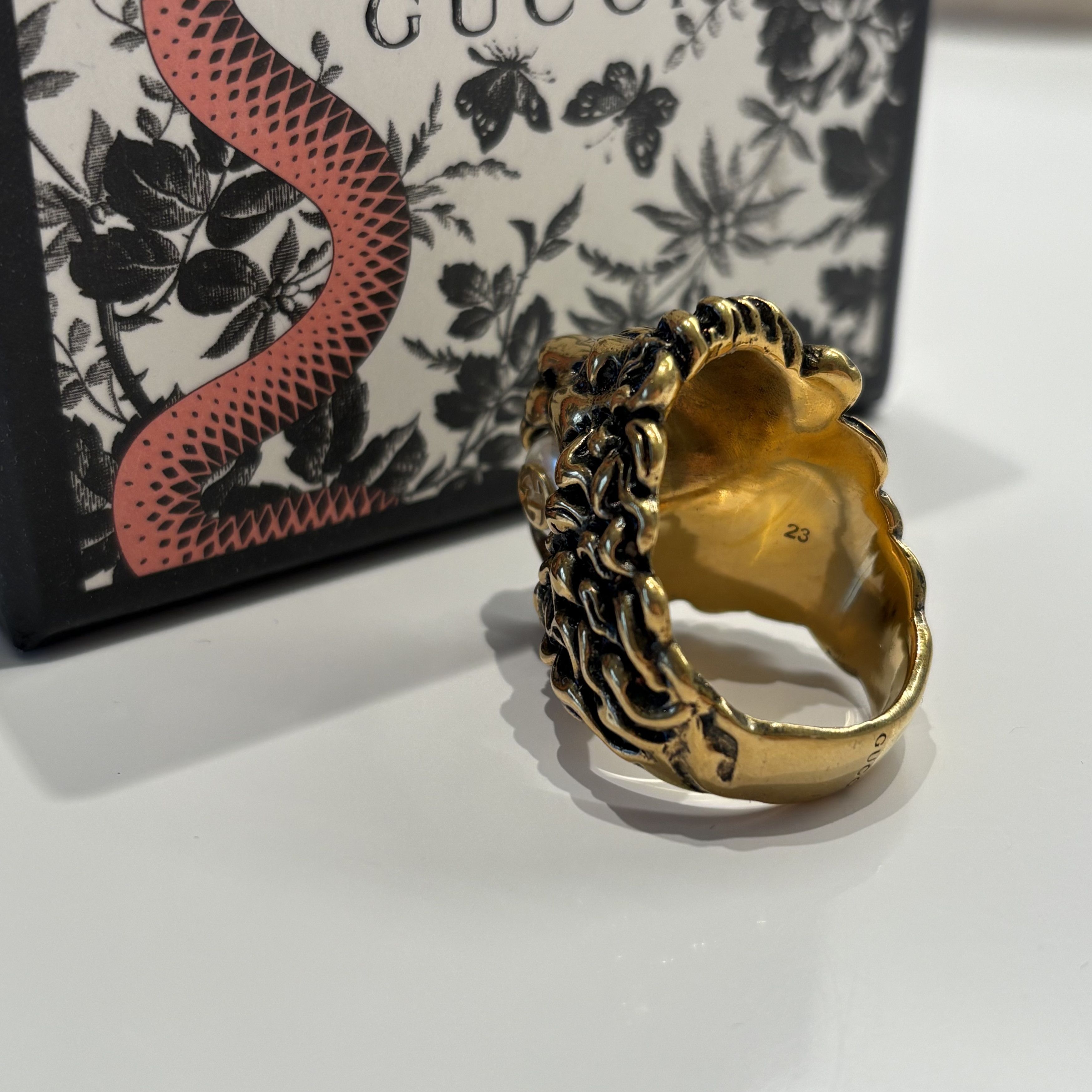 Gucci Gucci Gold Lion Pearl Ring sz 23 Size ONE SIZE - 2 Thumbnail