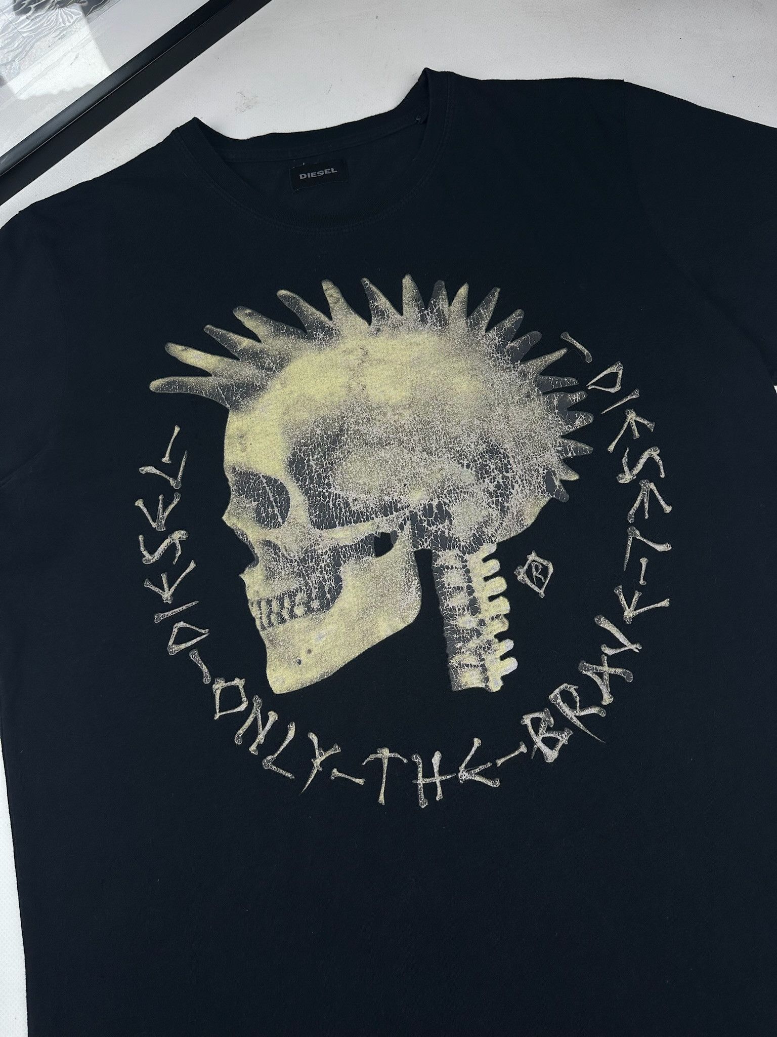 Diesel Vintage Diesel punk Skull Y2K Hype Tee bones tshirt Size US L / EU 52-54 / 3 - 1 Thumbnail