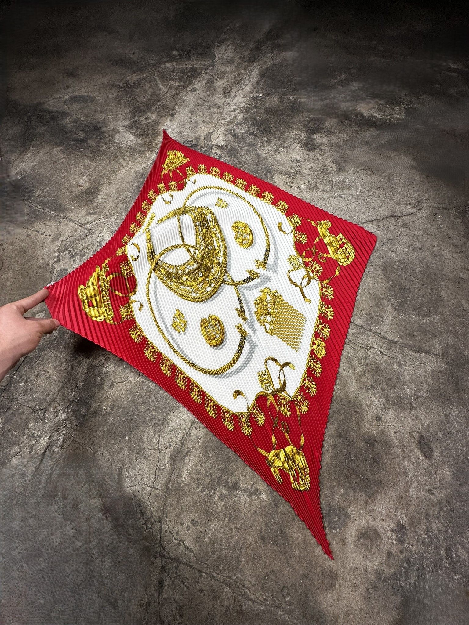 Hermes Hermes Paris Pleated Les Cavaliers D'or Silk Scarf Size ONE SIZE - 1 Thumbnail