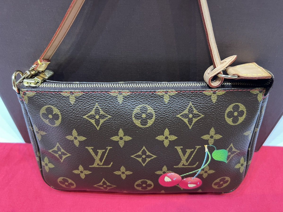 Louis Vuitton × Takashi Murakami LOUIS VUITTON CHERRY POCHETTE TAKASHI MURAKAMI Size ONE SIZE - 17 Thumbnail