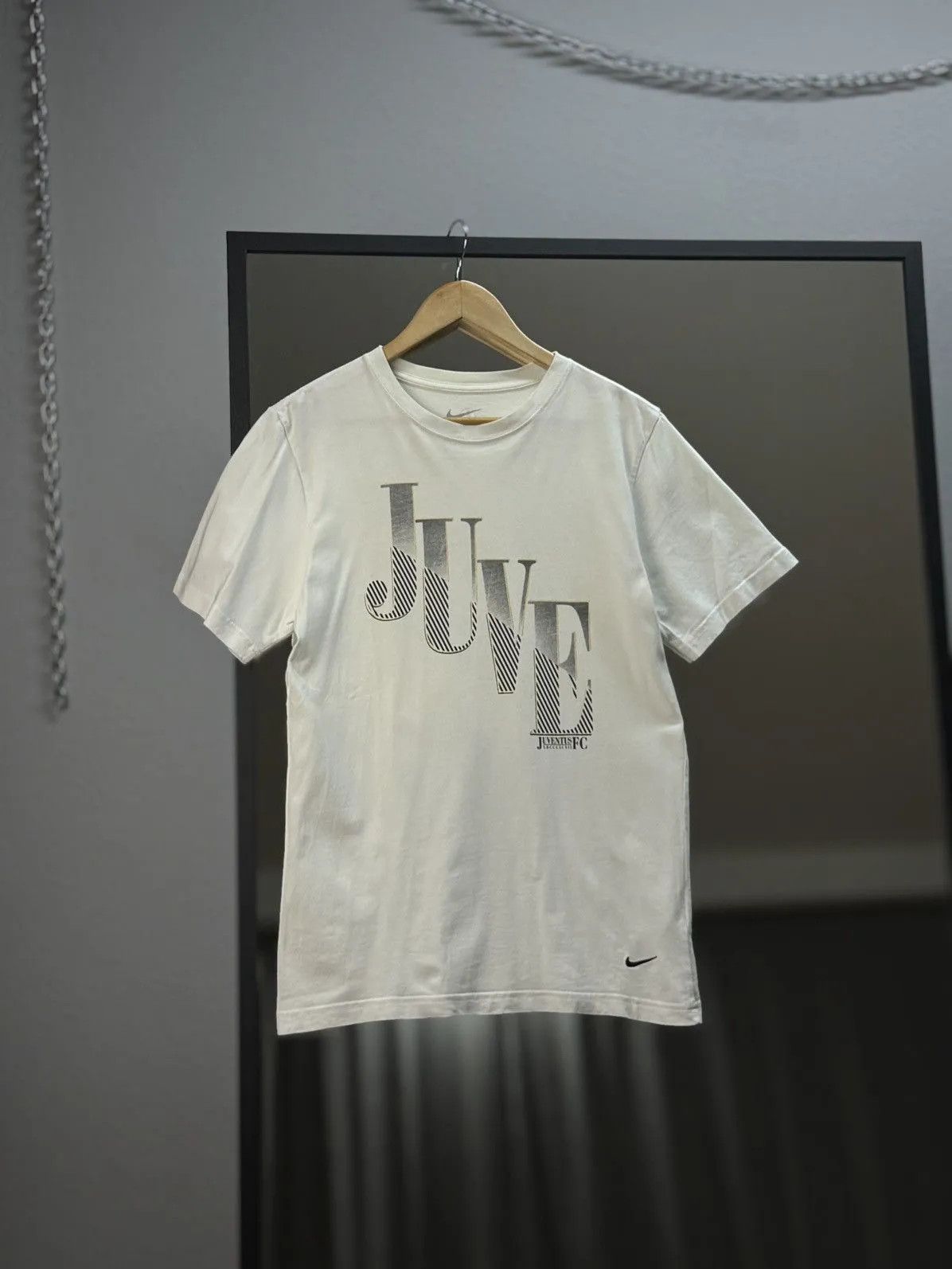 Nike Vintage Block core Jersey Juventus Italy Soccer T-shirt Y2K Size US M / EU 48-50 / 2 - 1 Thumbnail
