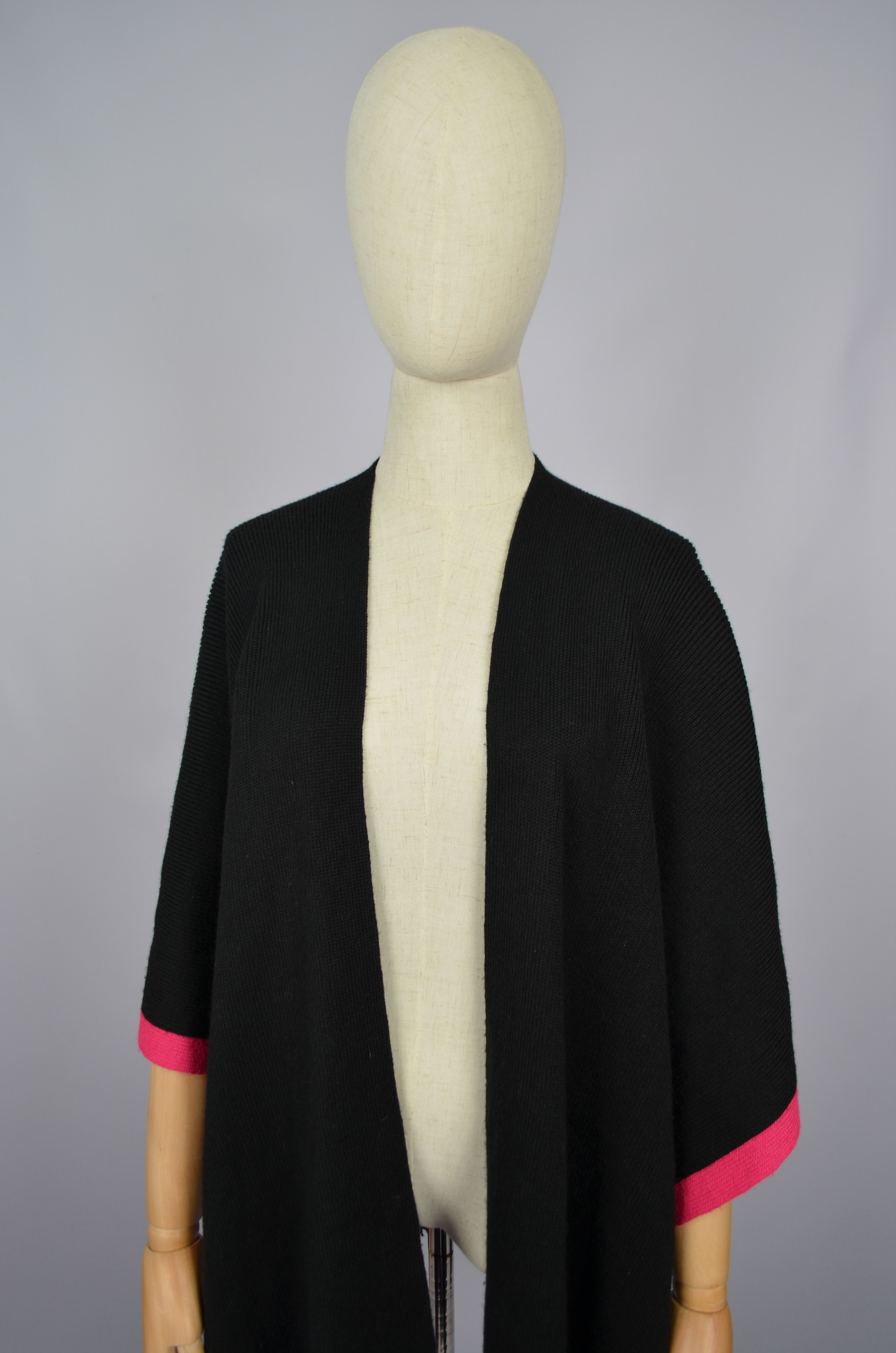 Designer × Moschino Moschino Boutique Larioseta Wool/Acryl Poncho Wrap OS Luxury Size ONE SIZE - 3 Thumbnail
