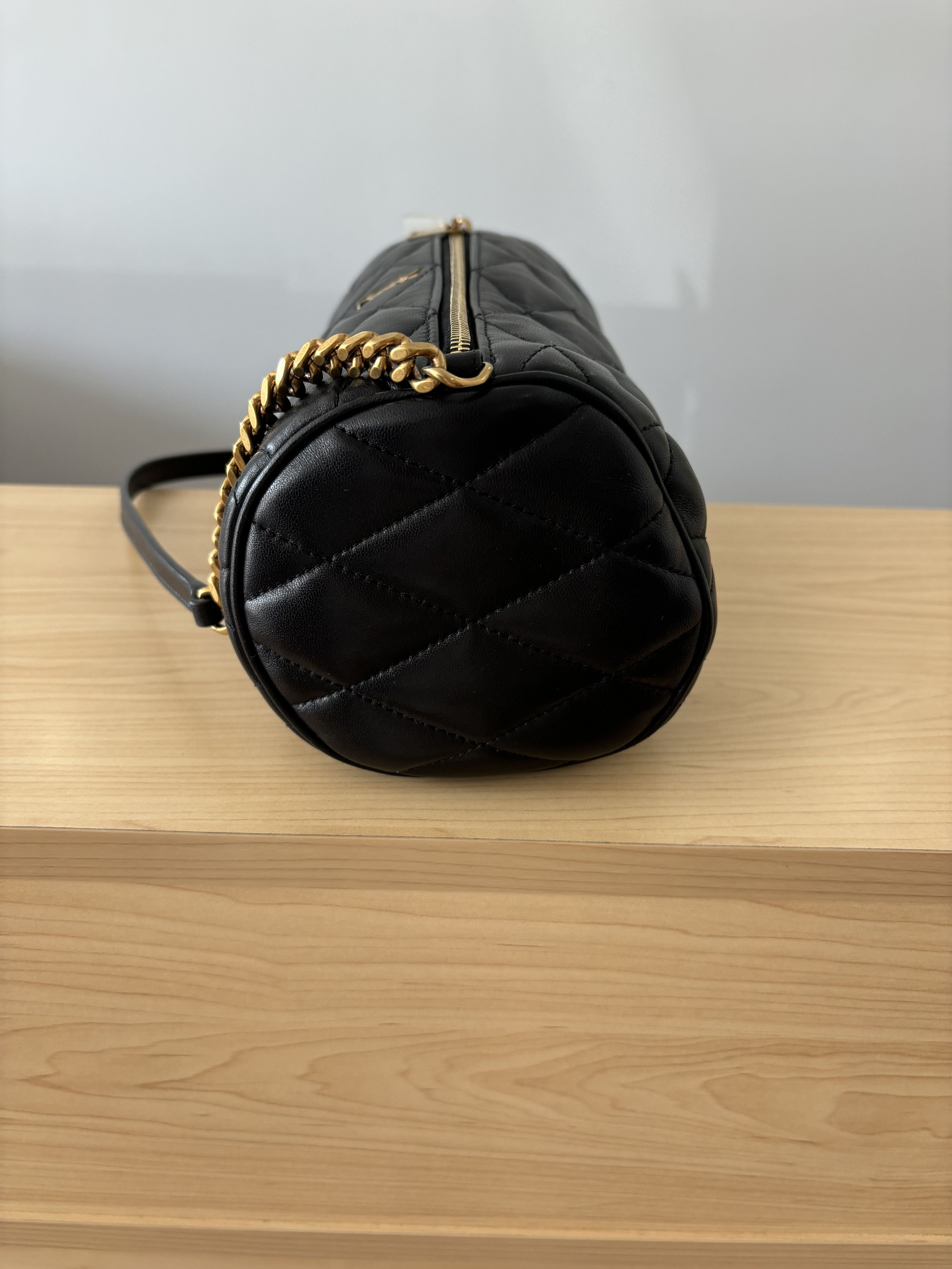 Yves Saint Laurent YSL NEW sade tube black leather Size ONE SIZE - 4 Thumbnail