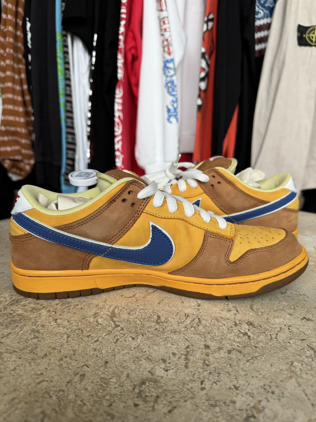 Nike SB Nike SB Dunk Low Newcastle Brown Ale Size US 10.5 / EU 43-44 - 10 Thumbnail