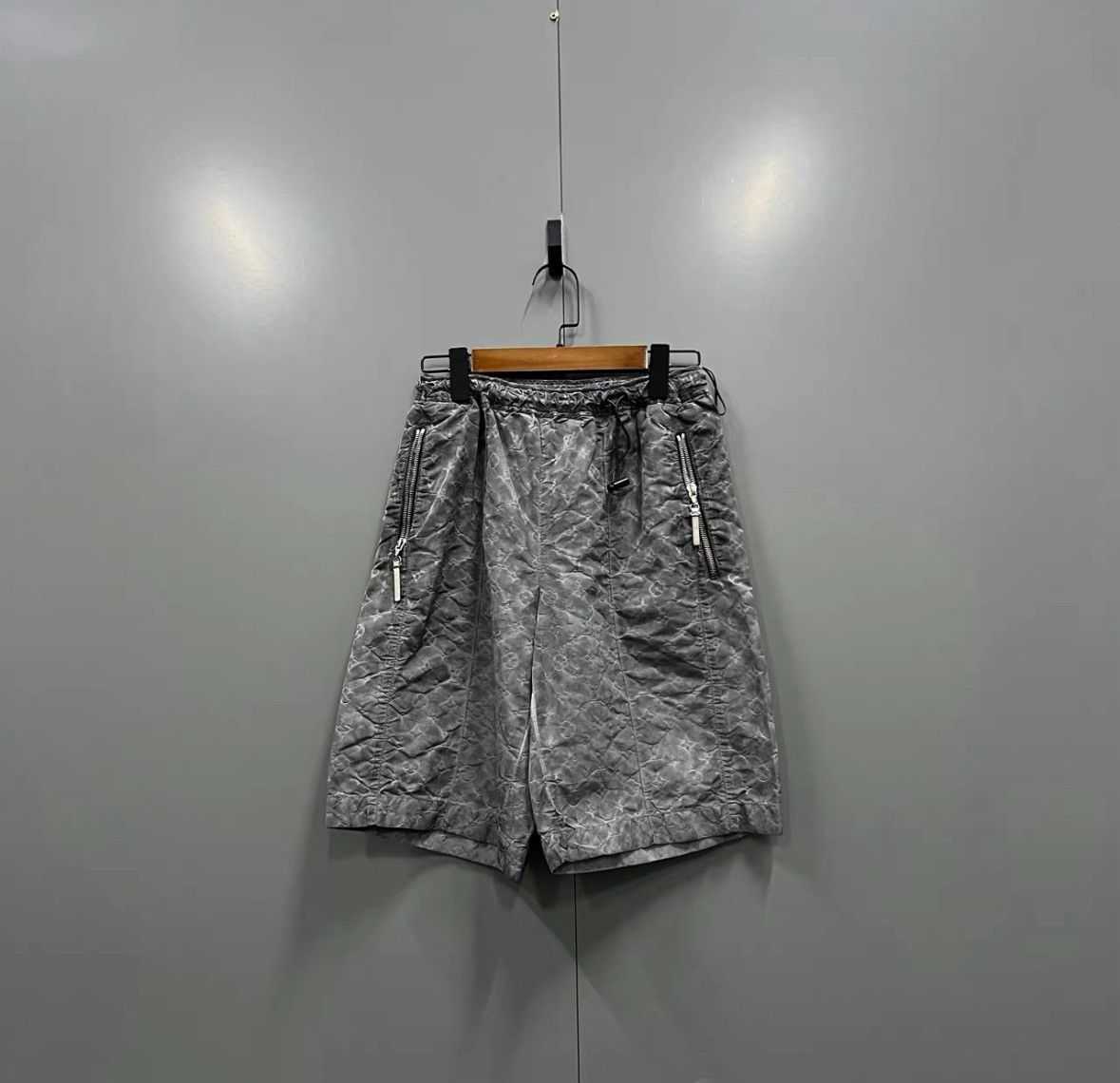 Louis Vuitton Louis Vuitton Louis Vuitton Monogram Print Shorts-2507 Size US 34 / EU 50 - 1 Thumbnail