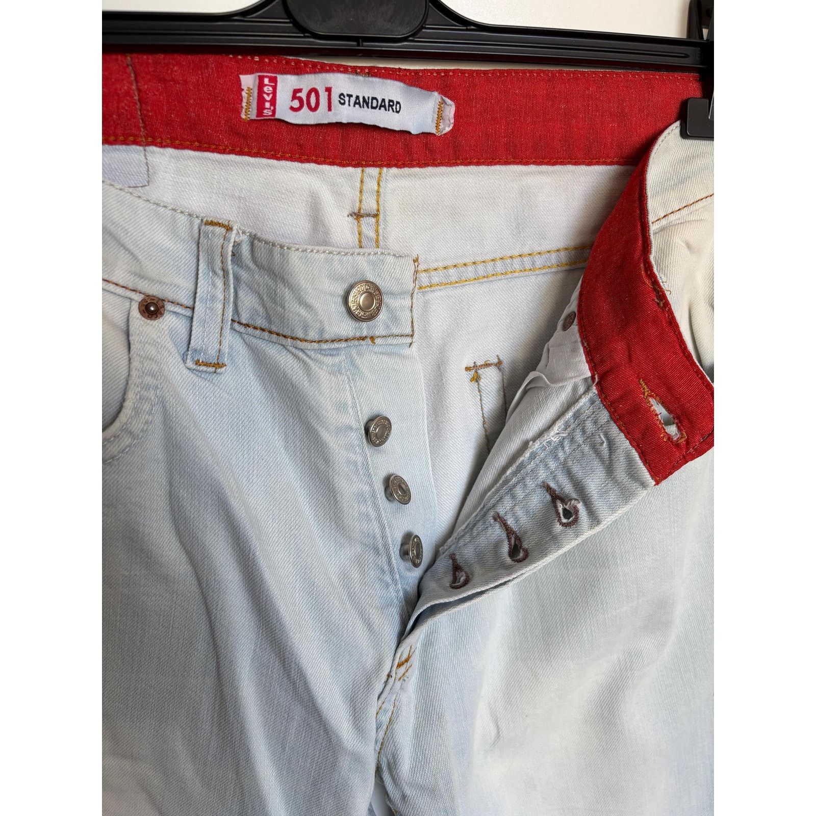 Levi's Levi’s 501 USA 1996 W31 L32 Light Wash Red Waistband Jeans Size US 31 - 6 Thumbnail