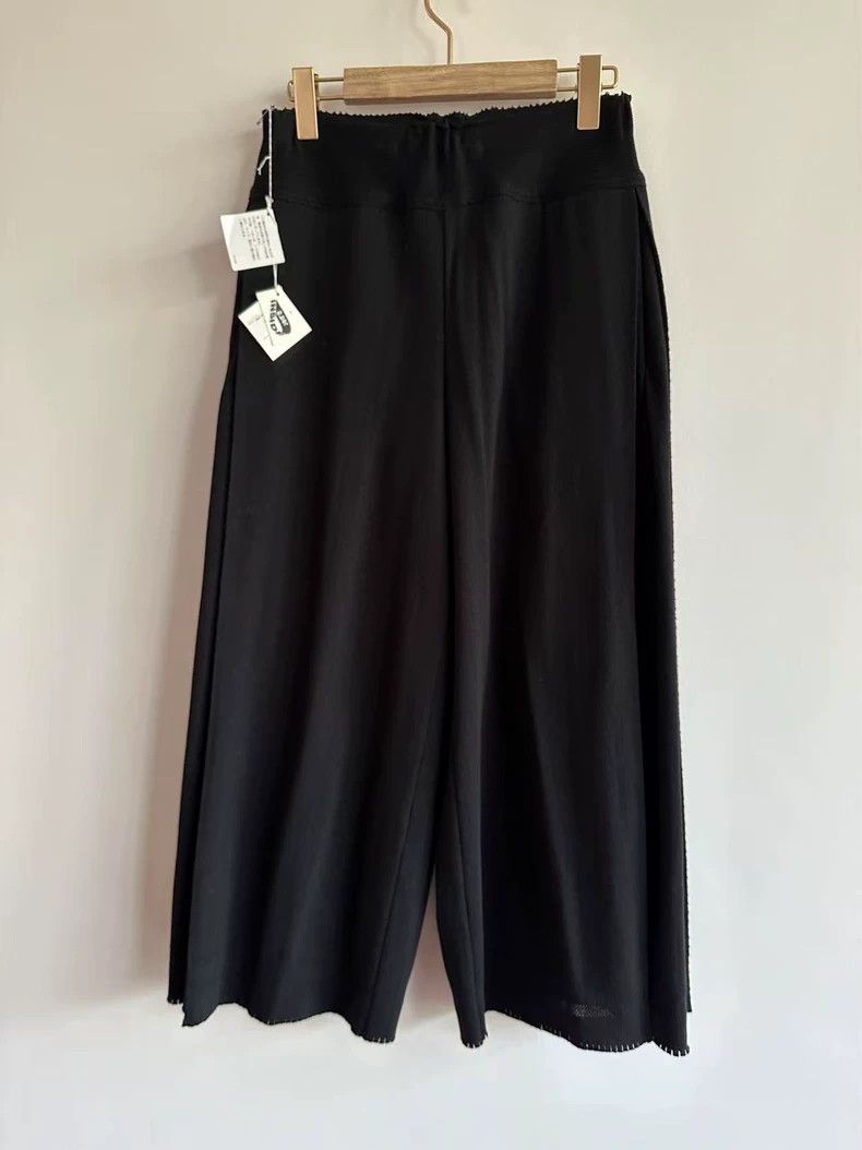 Issey Miyake Issey Miyake size:2 Black pleated pants Size 30" / US 8 / IT 44 - 1 Thumbnail