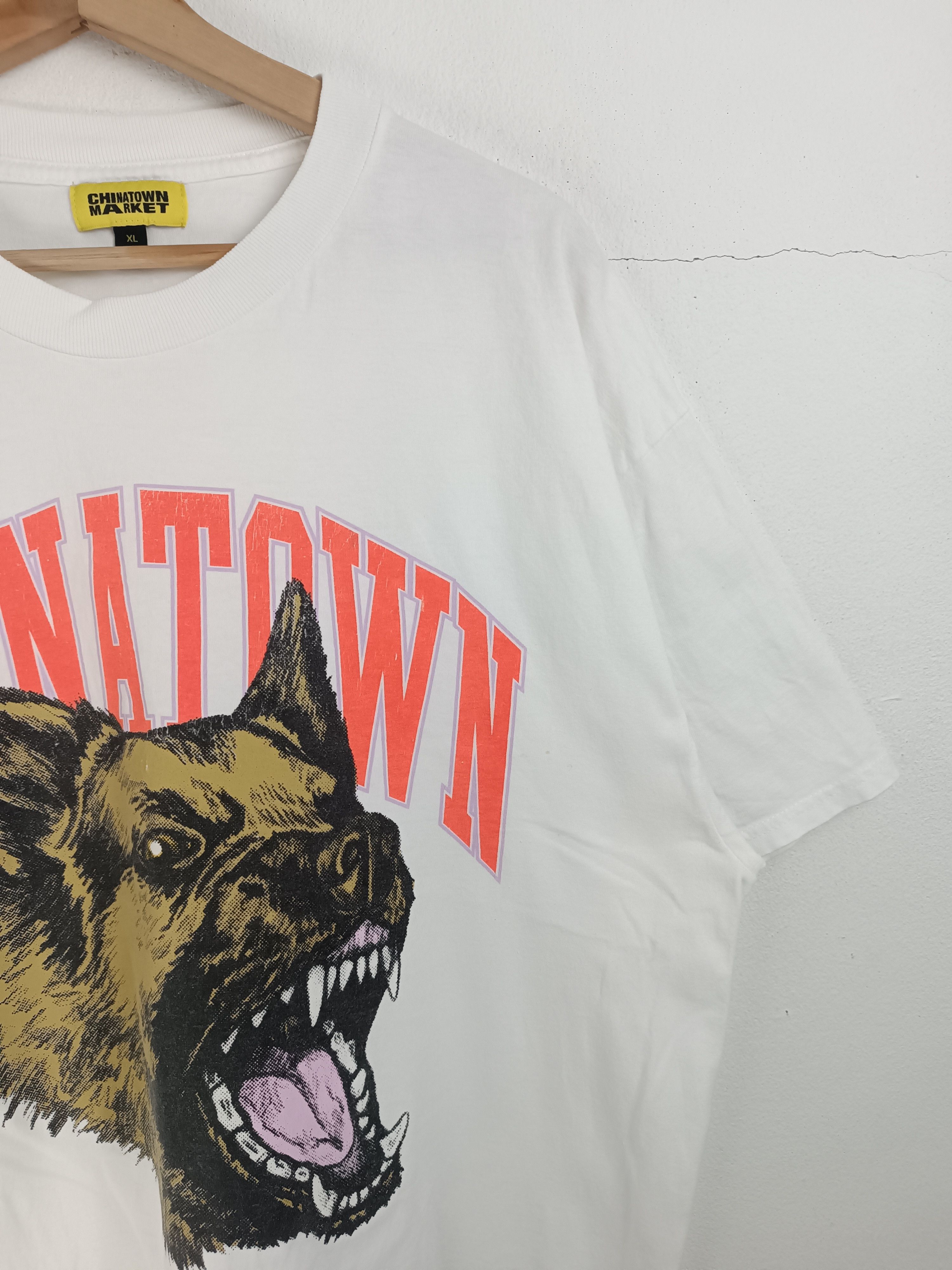 Other VINTAGE CHINATOWN MARKET BEWARE HOUND TEE VERY RARE R2 Size US XL / EU 56 / 4 - 7 Thumbnail