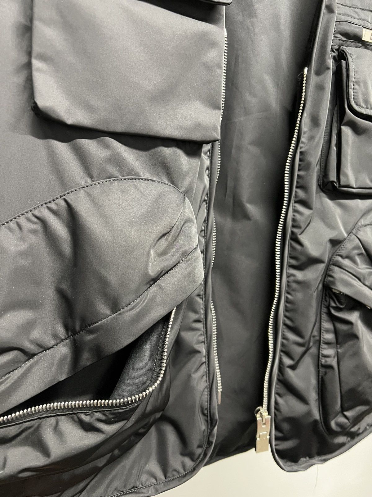 Givenchy Givenchy Multi-Pocket Cargo Nylon Vest Size US M / EU 48-50 / 2 - 5 Thumbnail