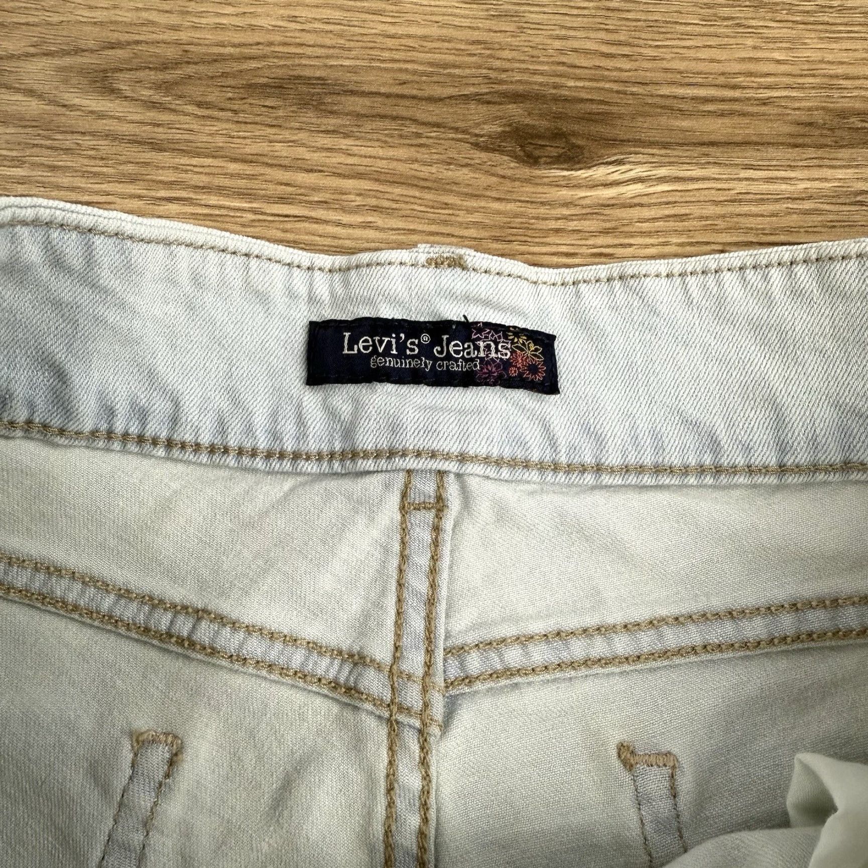 Levi's Levi's Shorts Bermuda Denim Light Wash Blue Juniors Size 11 Casual Mid Rise Size 32" / US 10 / IT 46 - 2 Thumbnail