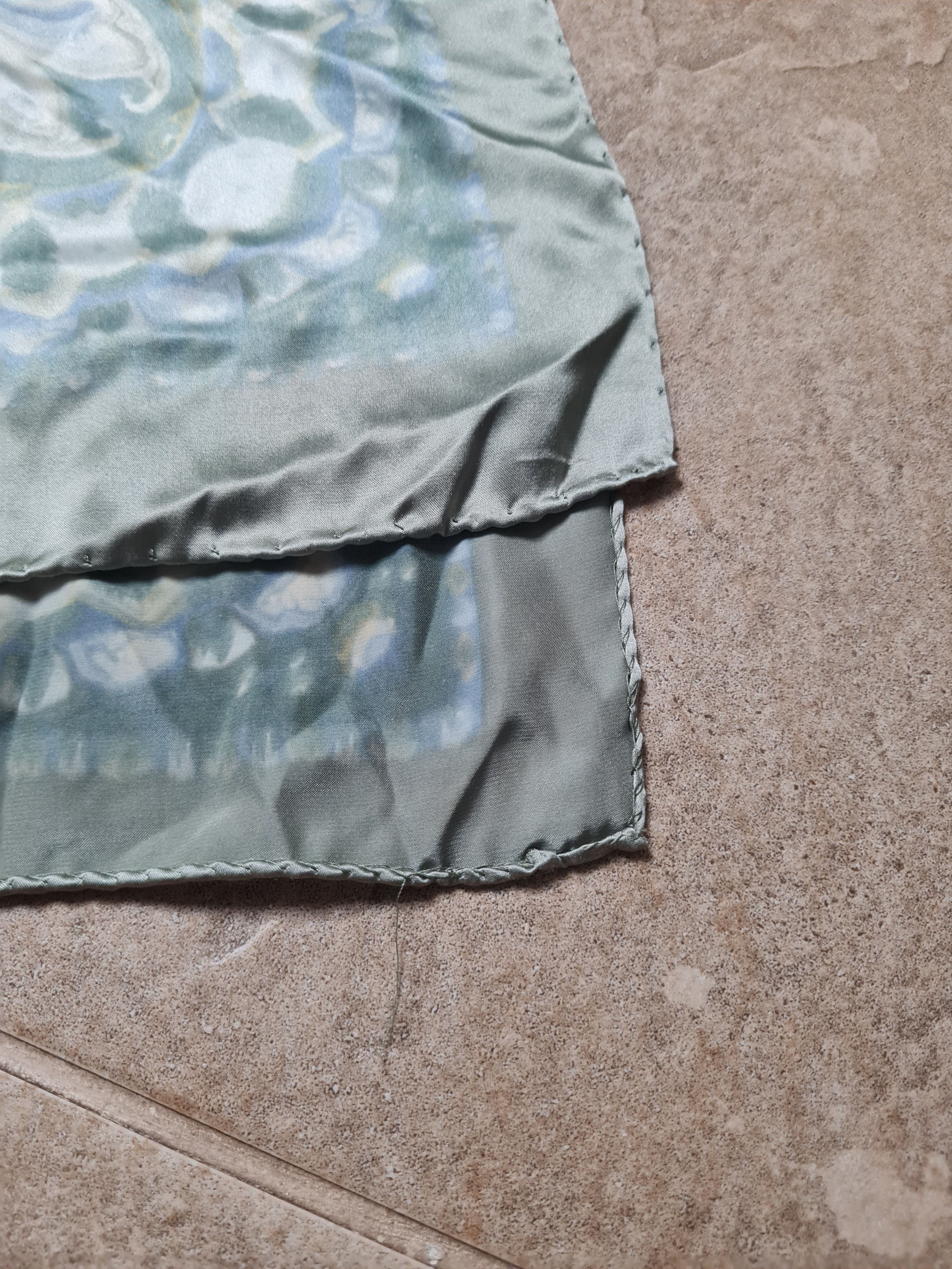 Other Vintage PINTO Silk Scarf Scarves Animal made in Italy Size ONE SIZE - 5 Thumbnail