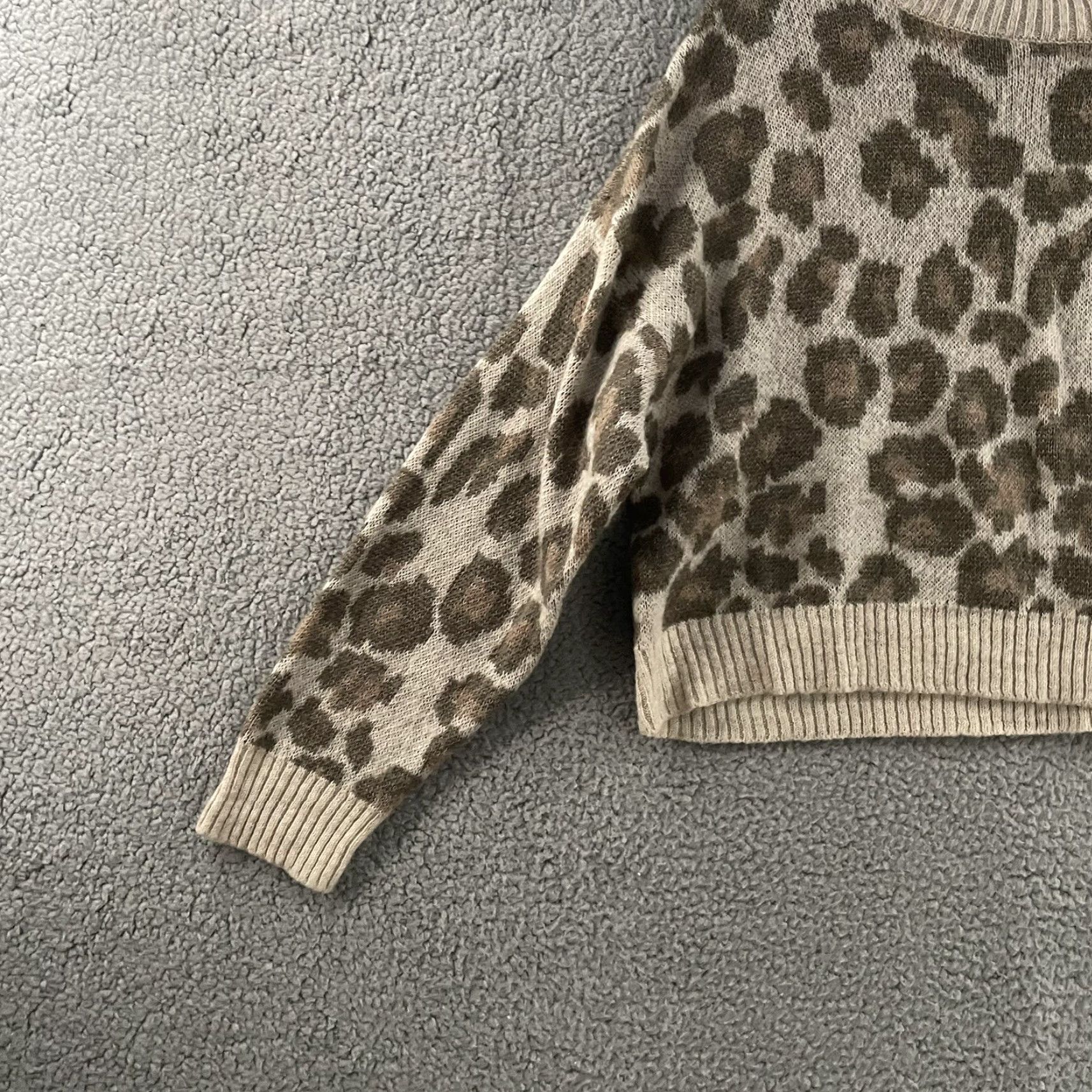 American Eagle Outfitters American Eagle Womens Sweater Size Small Beige Multicolor Animal Print Cropped Size S / US 4 / IT 40 - 4 Thumbnail