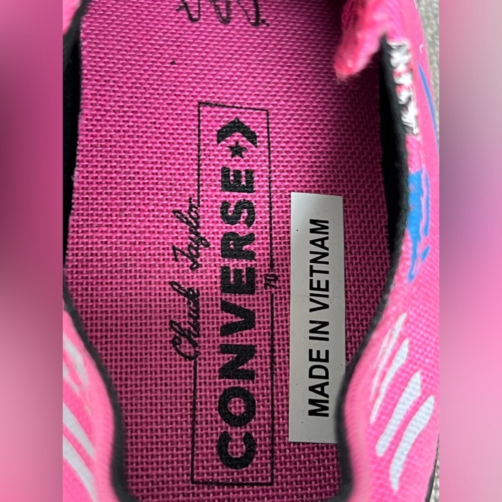 Converse New Mens 4 Womens 6 Converse Chuck 70 OX Hyper Pink MSRP $85 Size US 6 / IT 36 - 7 Thumbnail