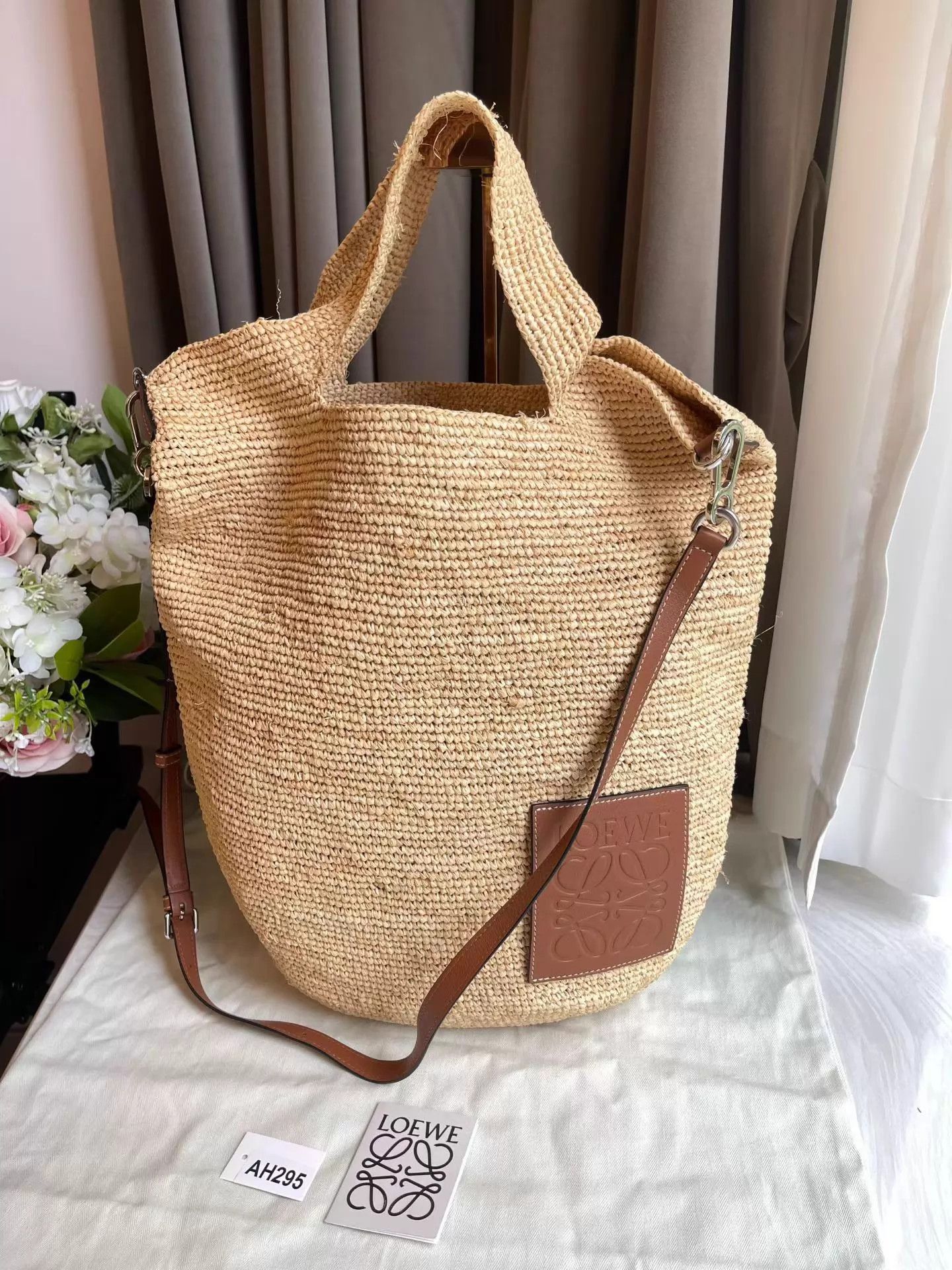 Loewe LOEWE 2019 Resort Straw Tote w/ Cowhide Strap & Logo AH295 Size ONE SIZE - 3 Thumbnail