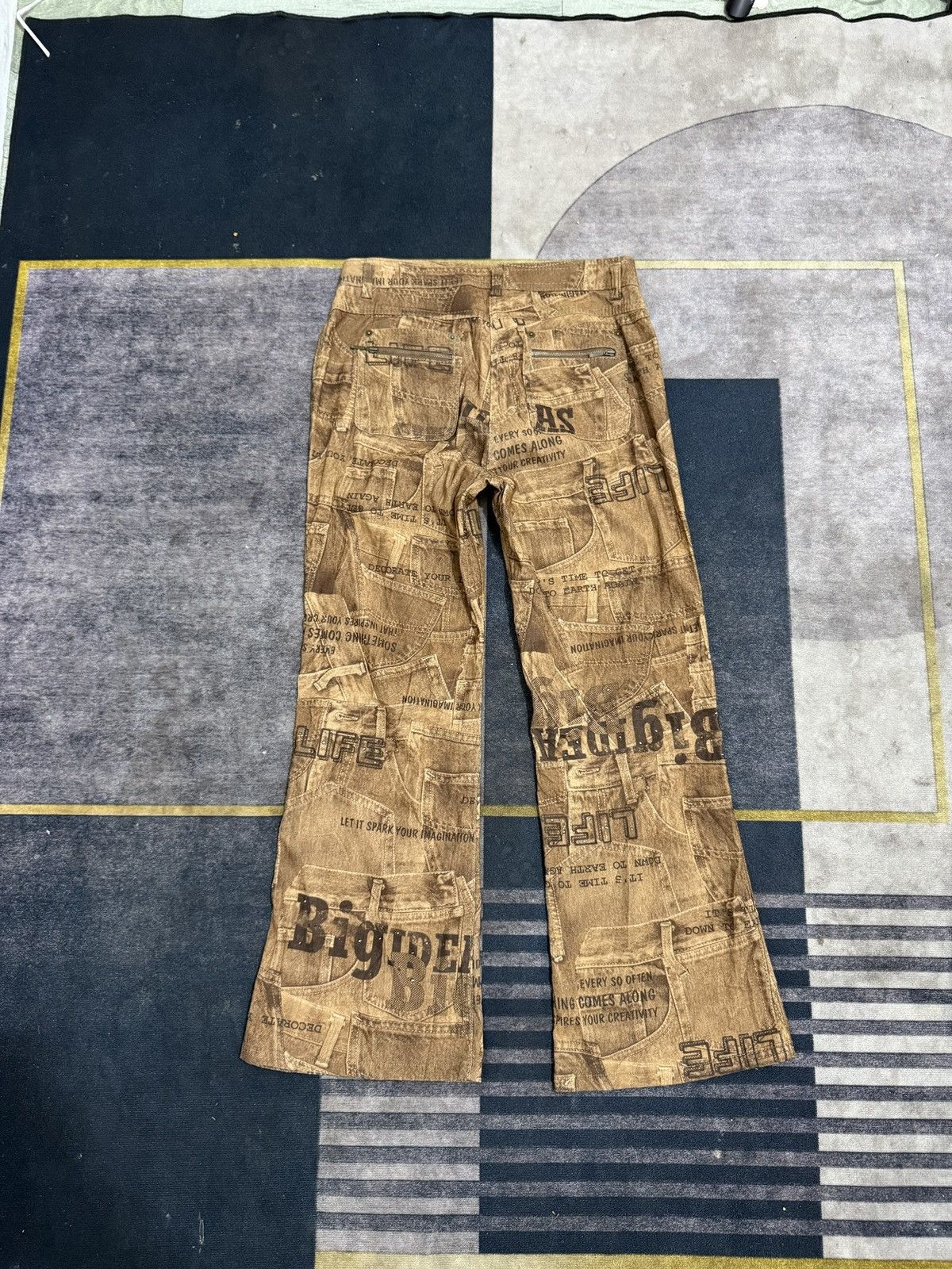 Le Grande Bleu (L.G.B.) LA MODA POJI PRINT ART BOOT CUT PANTS Size US 29 - 3 Thumbnail