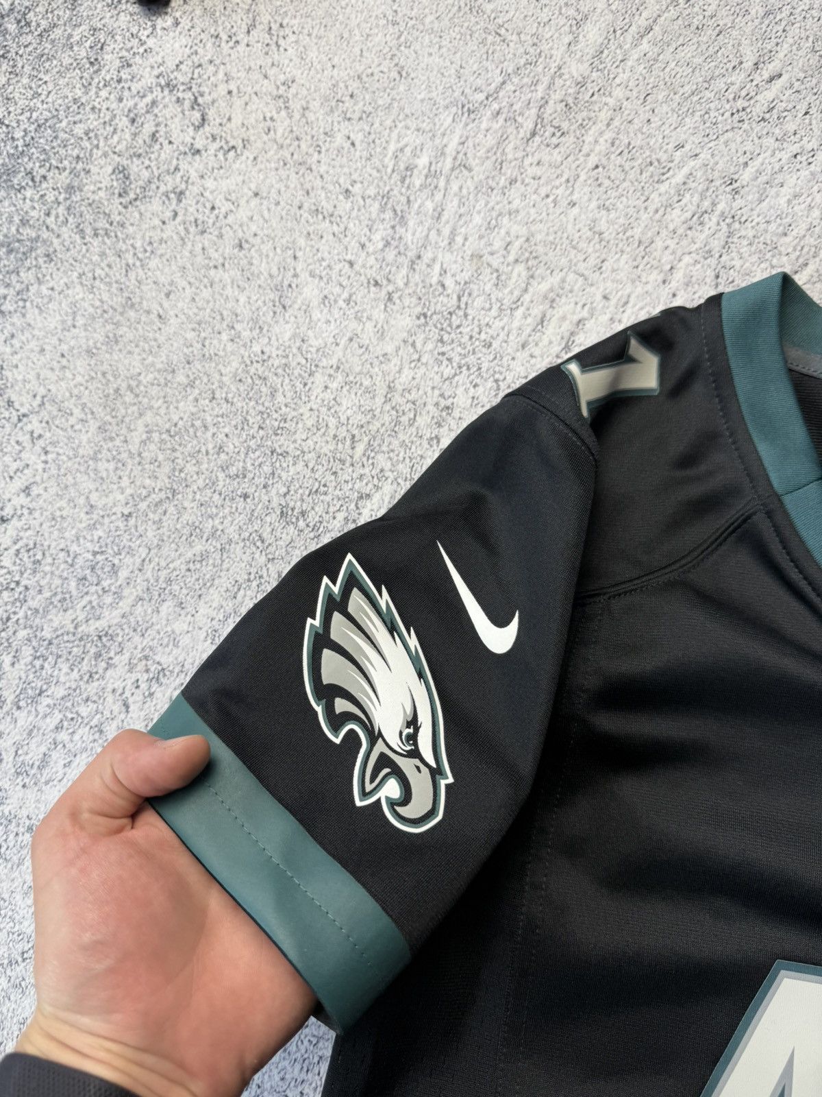 NFL Nike Eagles Carson Wentz #11 Football Jersey WOMEN MEDIUM Size M / US 6-8 / IT 42-44 - 9 Thumbnail