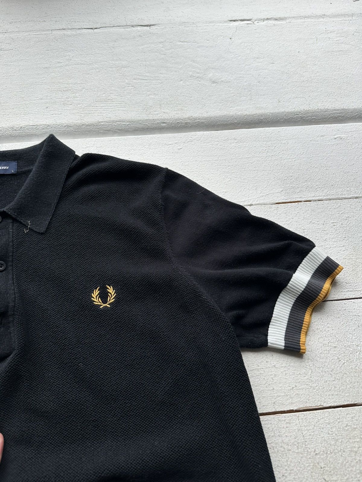 Fred Perry VNTG🚨 FRED PERRY POLO WITH LOGO Y2K RARE CASUALS Size US L / EU 52-54 / 3 - 6 Thumbnail