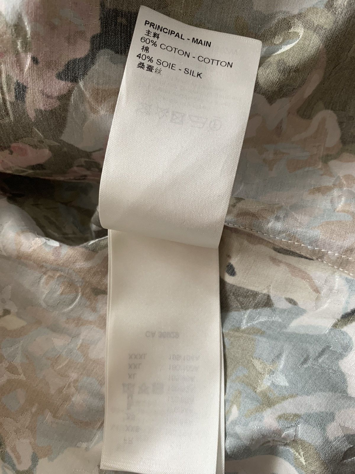 Louis Vuitton × Virgil Abloh Louis Vuitton x Virgil Abloh Silk Floral Button Up Size US S / EU 44-46 / 1 - 7 Thumbnail