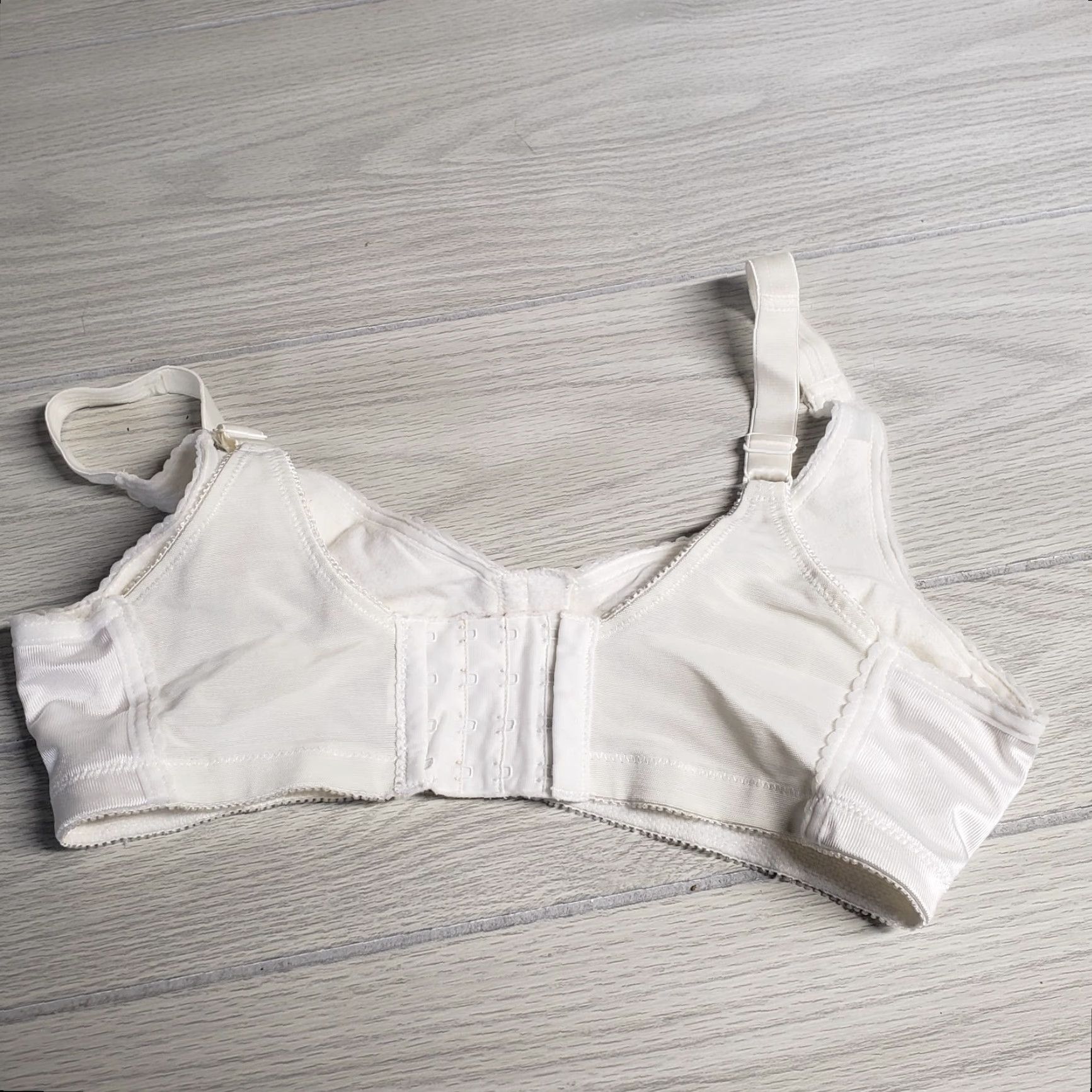 Vintage Rhapsody Bra Women's 34B White Sturgis Michigan 1563W Size ONE SIZE - 3 Thumbnail