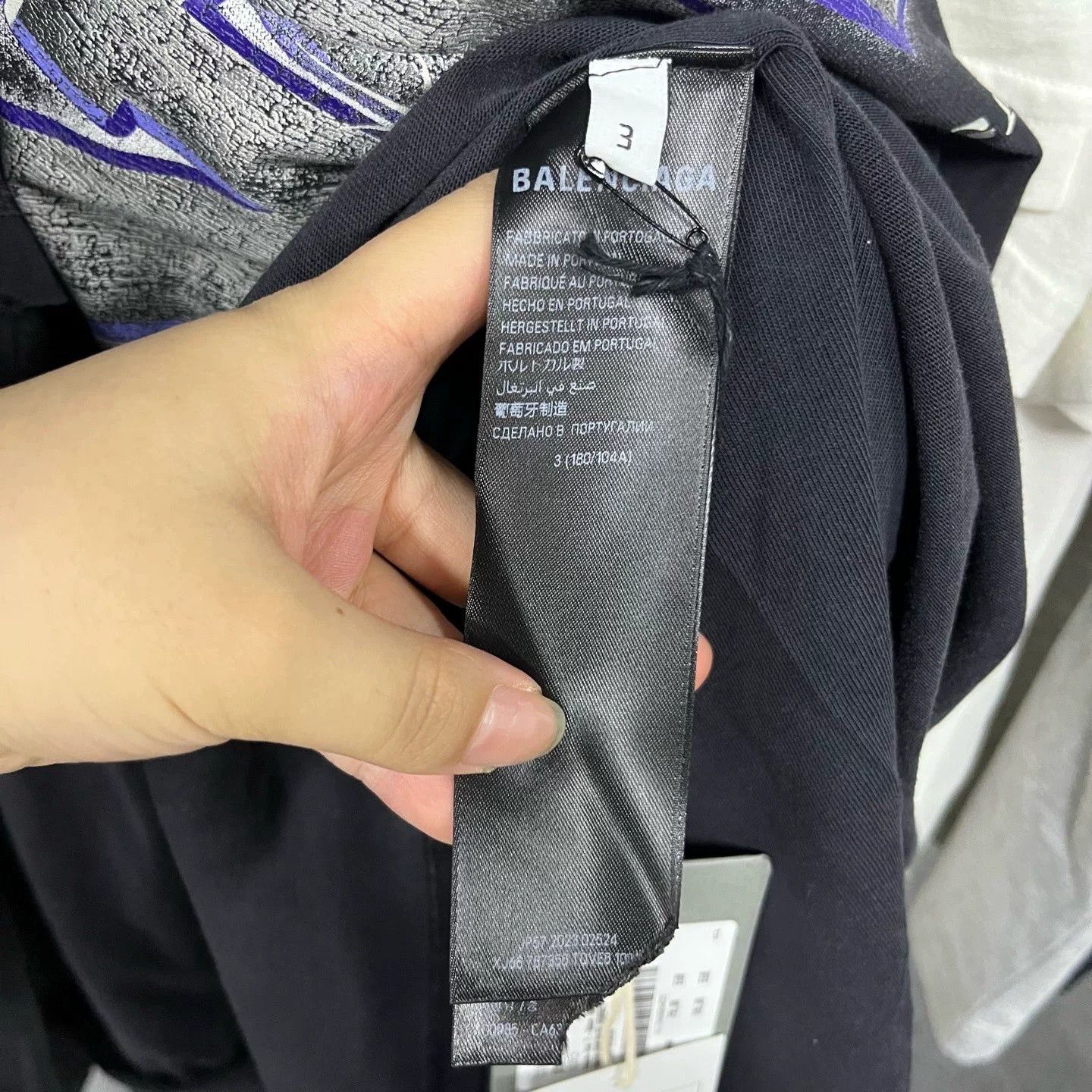 Balenciaga Balenciaga 24 Black Letter Print Hole T-Shirt Size US XL / EU 56 / 4 - 6 Thumbnail