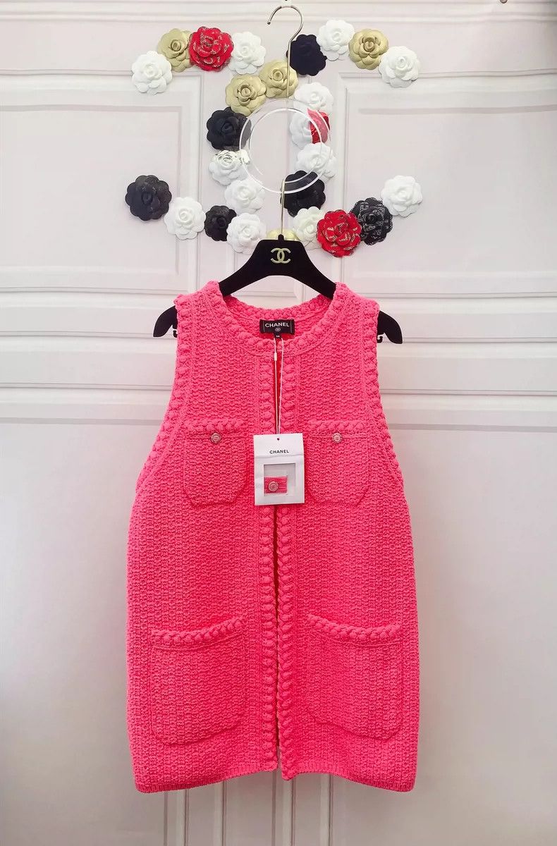 Chanel Chanel Watermelon red knitted vest Size XS / US 0-2 / IT 36-38 - 1 Thumbnail