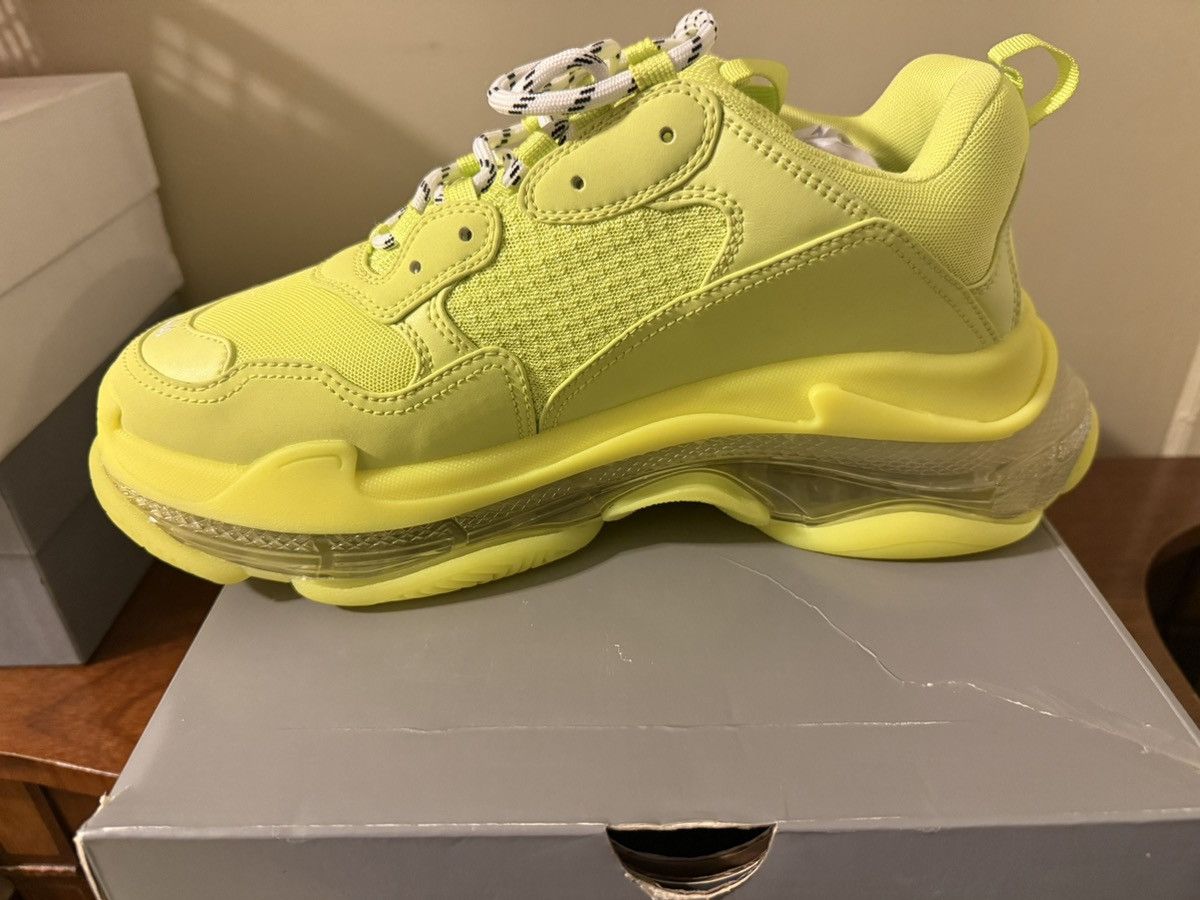 Balenciaga Balenciaga Triple S BRAND NEW Size US 11 / EU 44 - 8 Thumbnail