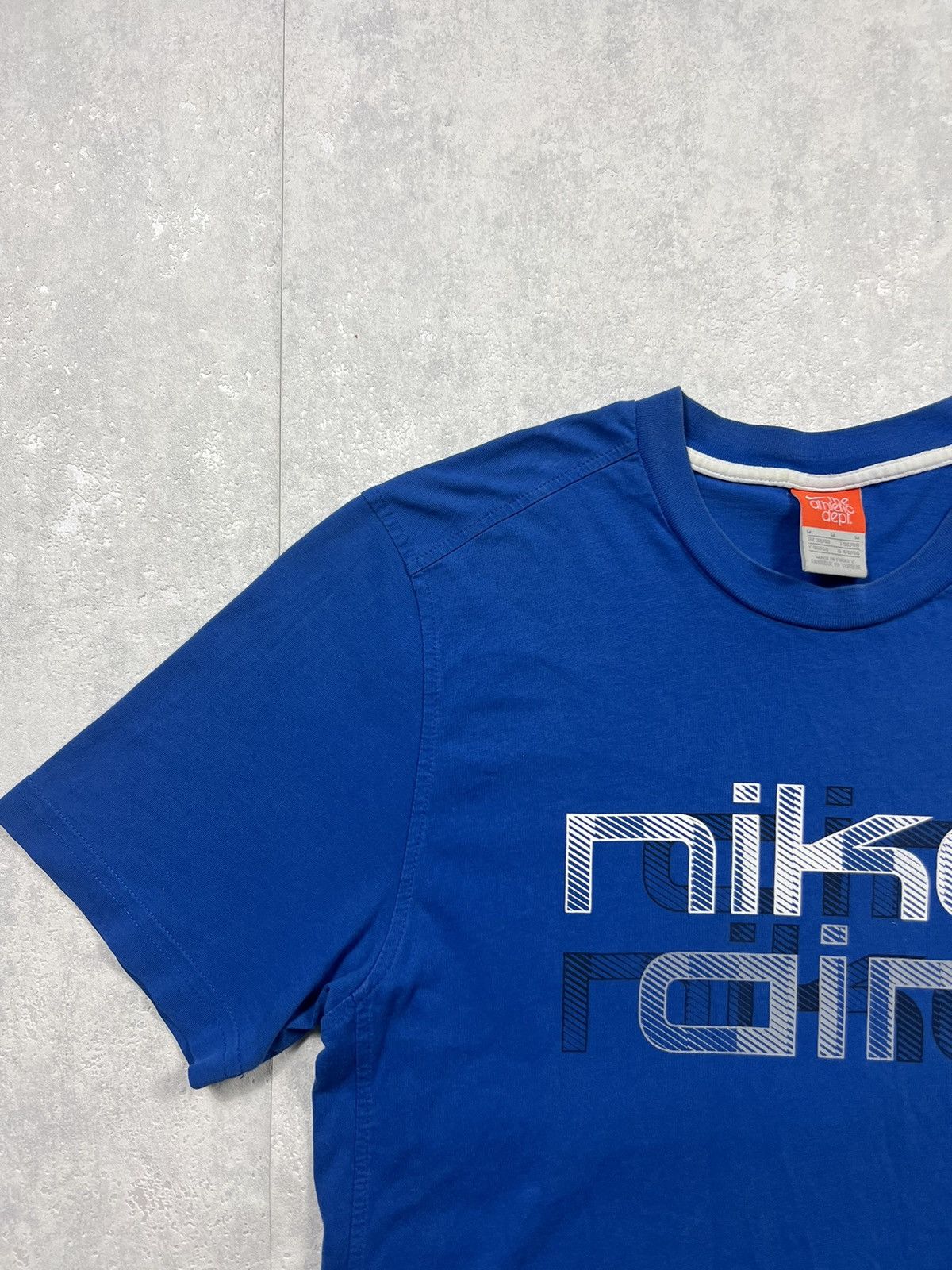 Nike 00’s NIKE AIR RETRO T-SHIRT BIG CENTRAL LOGO SWOOSH Y2K Size US M / EU 48-50 / 2 - 3 Thumbnail