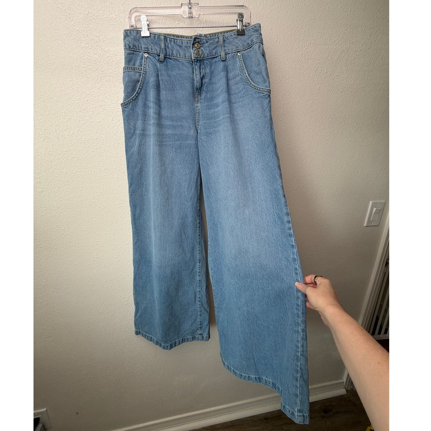 Forever 21 Forever 21 Wide Leg Jeans Mid Rise Size 28 Women Size 28" / US 6 / IT 42 - 1 Thumbnail