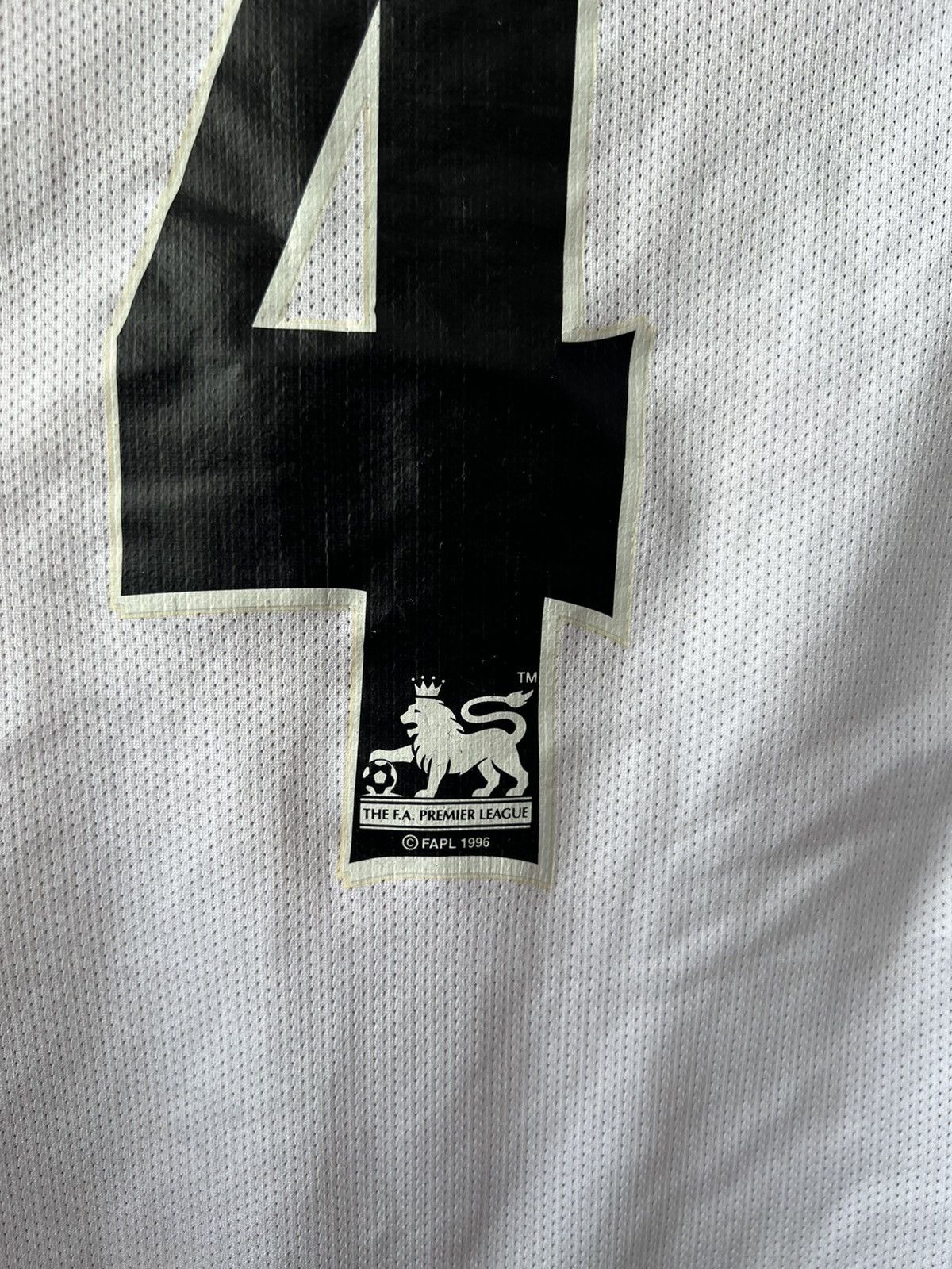 Umbro 2001/02 MANCHESTER UNITED #4 VERON SOCCER JERSEY SHIRT L BOY Size US XS / EU 42 / 0 - 12 Thumbnail