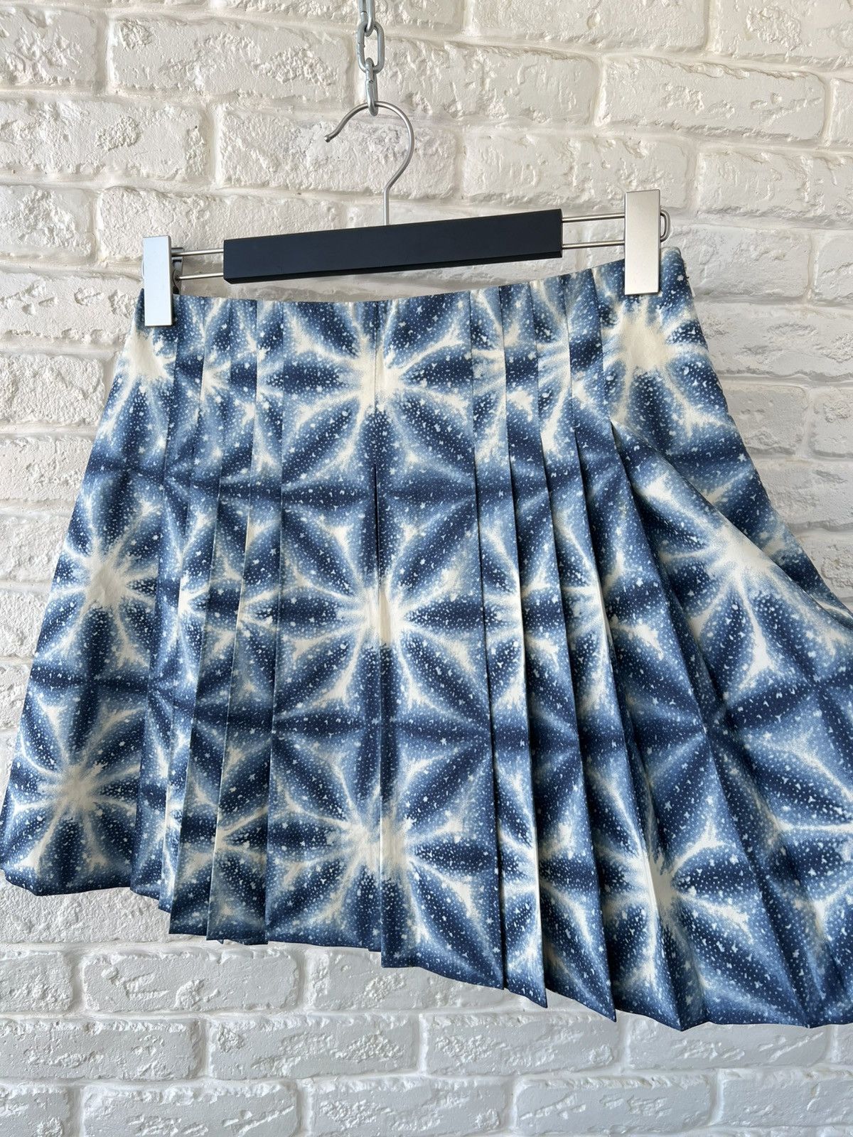 Dior Christian Dior Blue Printed Pleated Skirt Size 28" / US 6 / IT 42 - 2 Thumbnail