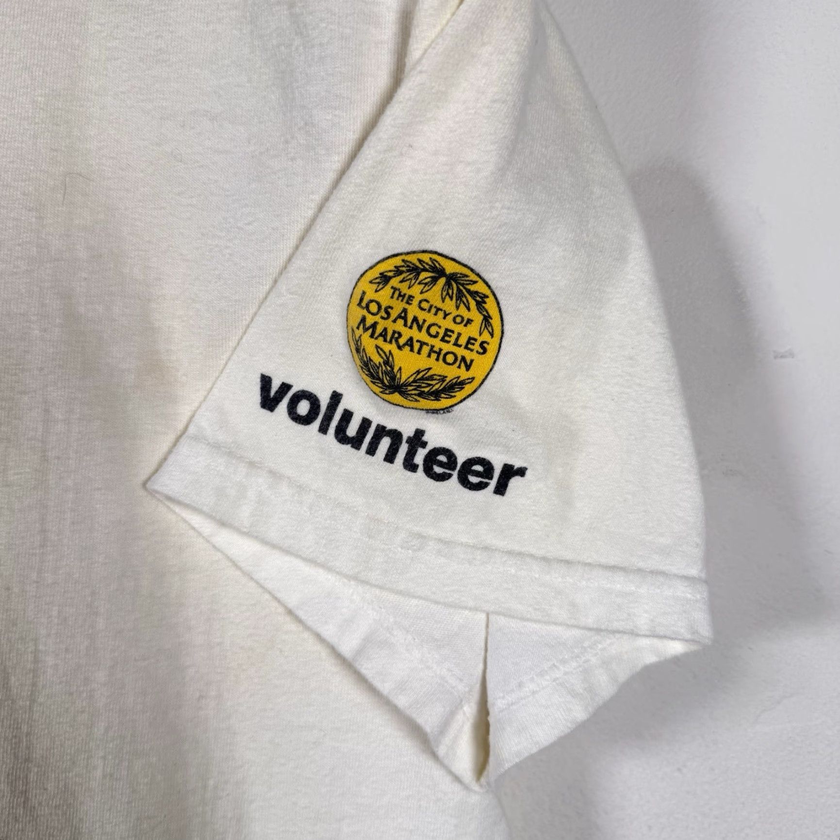 Vintage VINTAGE Hanes Beefy T-Shirt L.A. MARATHON XXI 2006 Shirt Single Stitch Volunteer Honda Size Small Men White Cotton Short Sleeve Crew Neck Logo Size US S / EU 44-46 / 1 - 3 Thumbnail