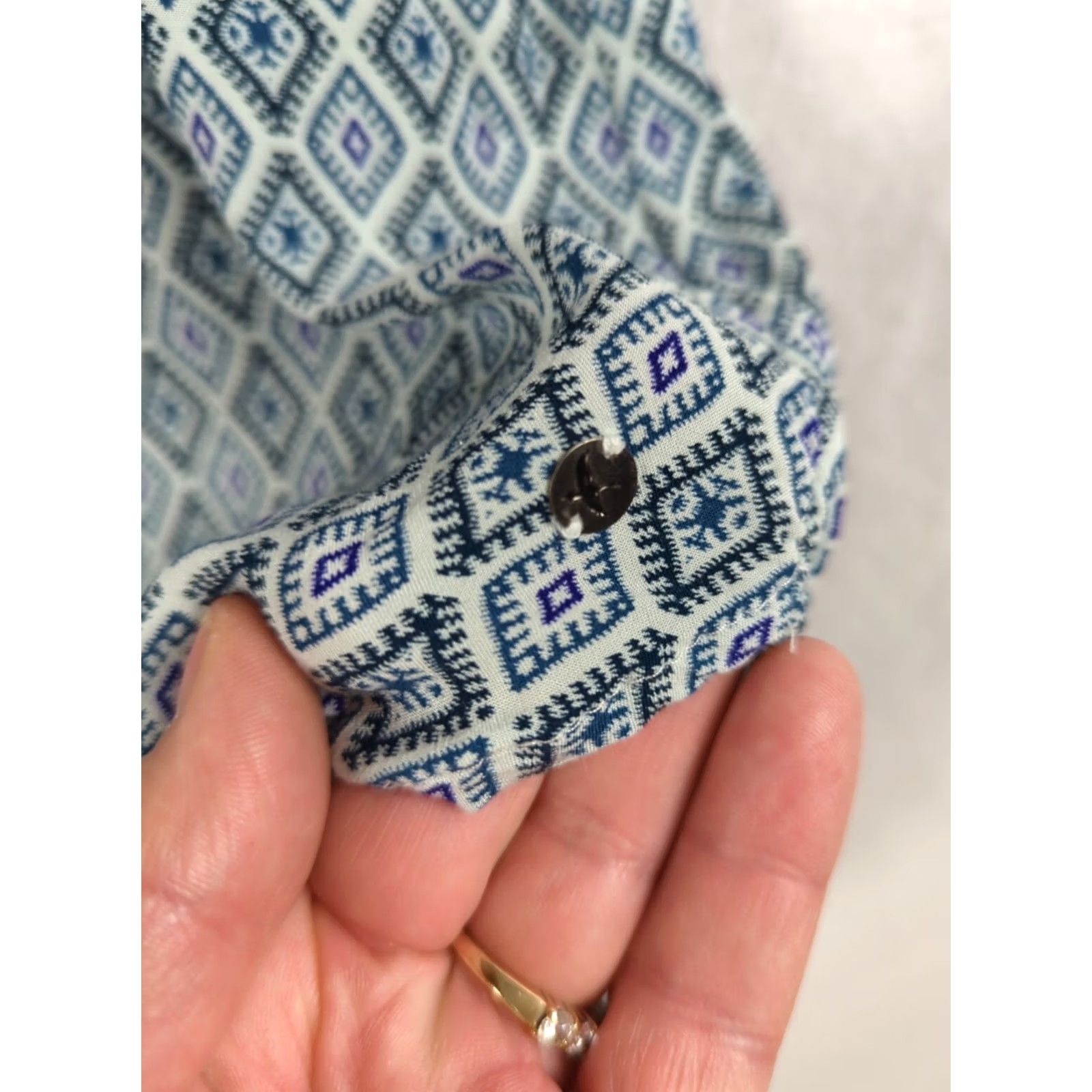 Eddie Bauer VINTAGE Eddie Bauer Tank Womens L blue geometric V Neck Sleeveless high low hem top Size L / US 10 / IT 46 - 4 Thumbnail