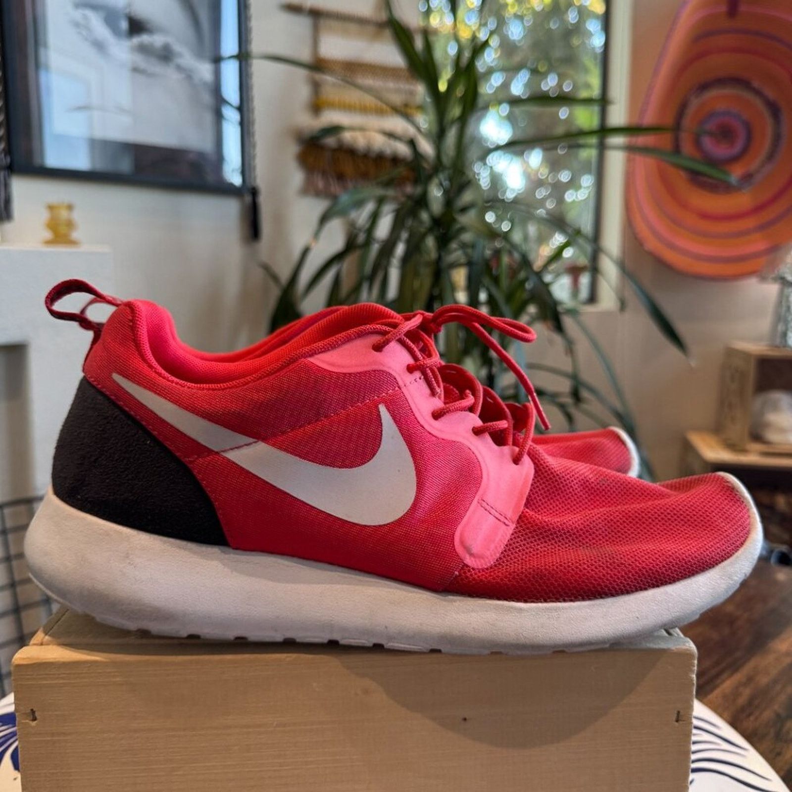 Nike Nike Roshe Run Red White Black, Men’s 10.5, (Fair Condition) Size US 10.5 / EU 43-44 - 2 Thumbnail