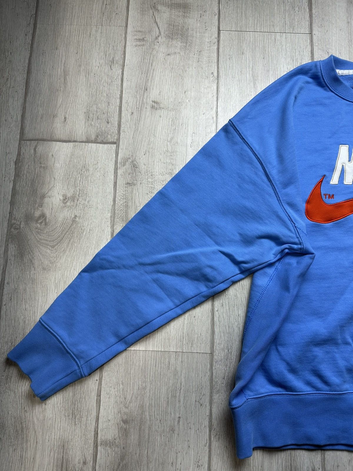 Nike Vintage Nike Big Logo Crewneck Sweatshirt Size US L / EU 52-54 / 3 - 3 Thumbnail