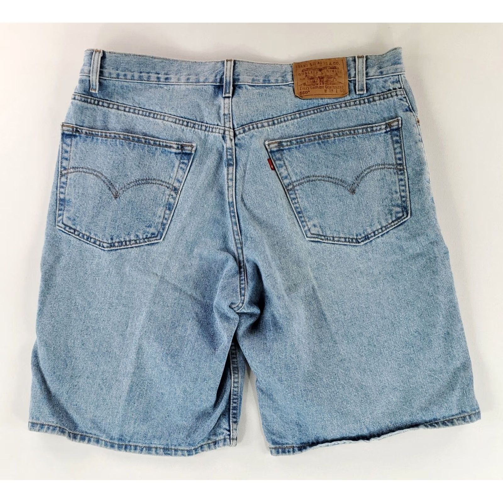 Levi's VINTAGE Levi's 550 Shorts Jean VTG Y2K Blue 10 Inseam Mens 38 40 Actual Jorts Regular Relaxed Men Size US 38 / EU 54 - 5 Thumbnail