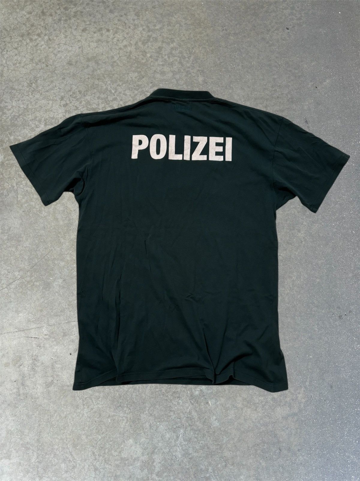 Vetements Vetements Polizei T-shirt Size US S / EU 44-46 / 1 - 1 Thumbnail