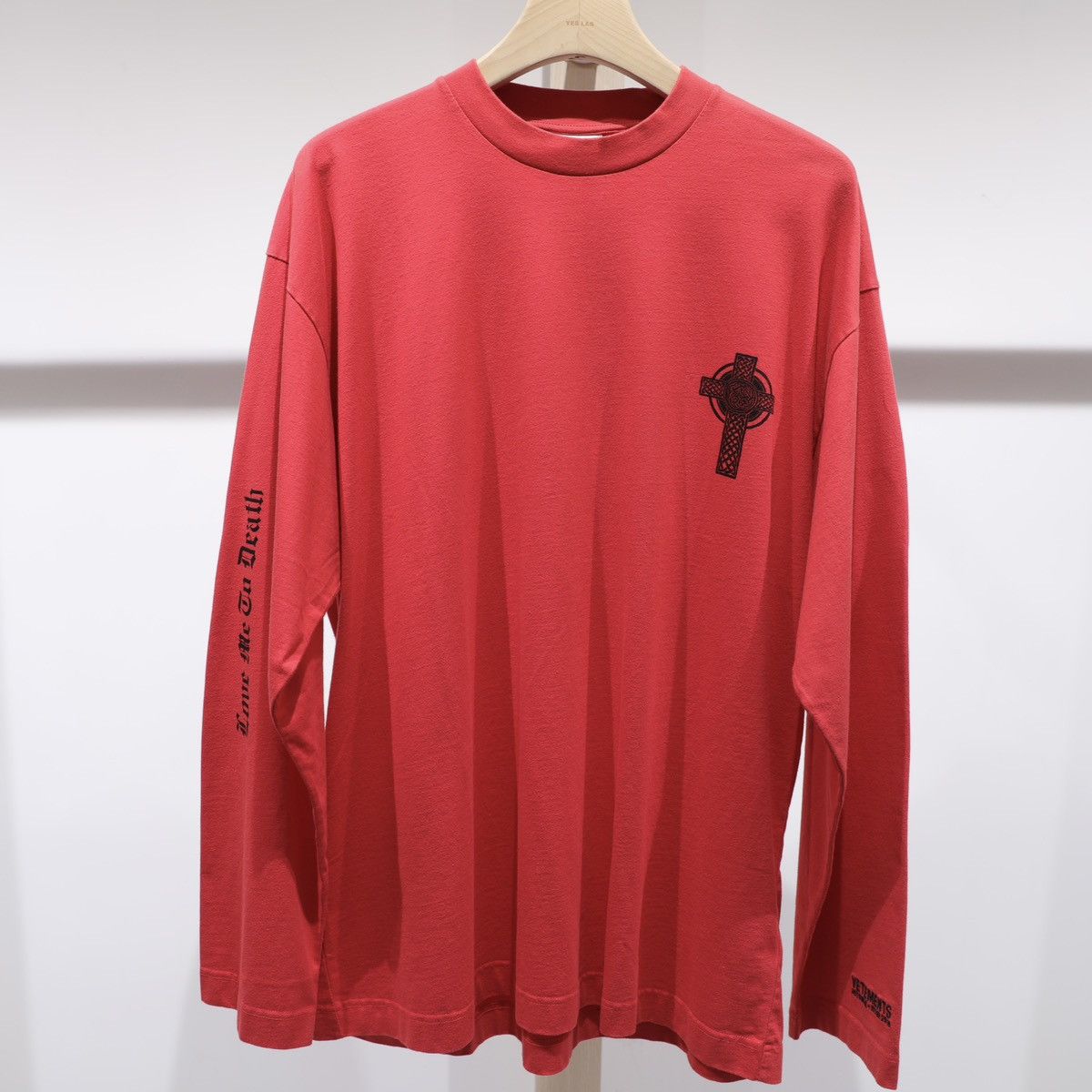 Vetements VETEMENTS 2018 Love Me To Death Cotton Long-Sleeve T-Shirt Size US S / EU 44-46 / 1 - 1 Thumbnail