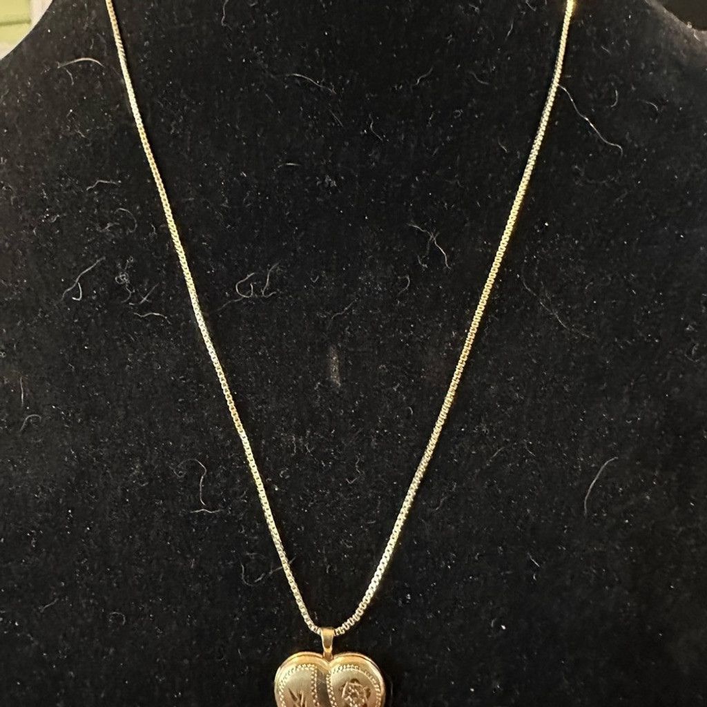 The Unbranded Brand Gold Filled Heart Locket with 17 inch necklace Size ONE SIZE - 6 Thumbnail