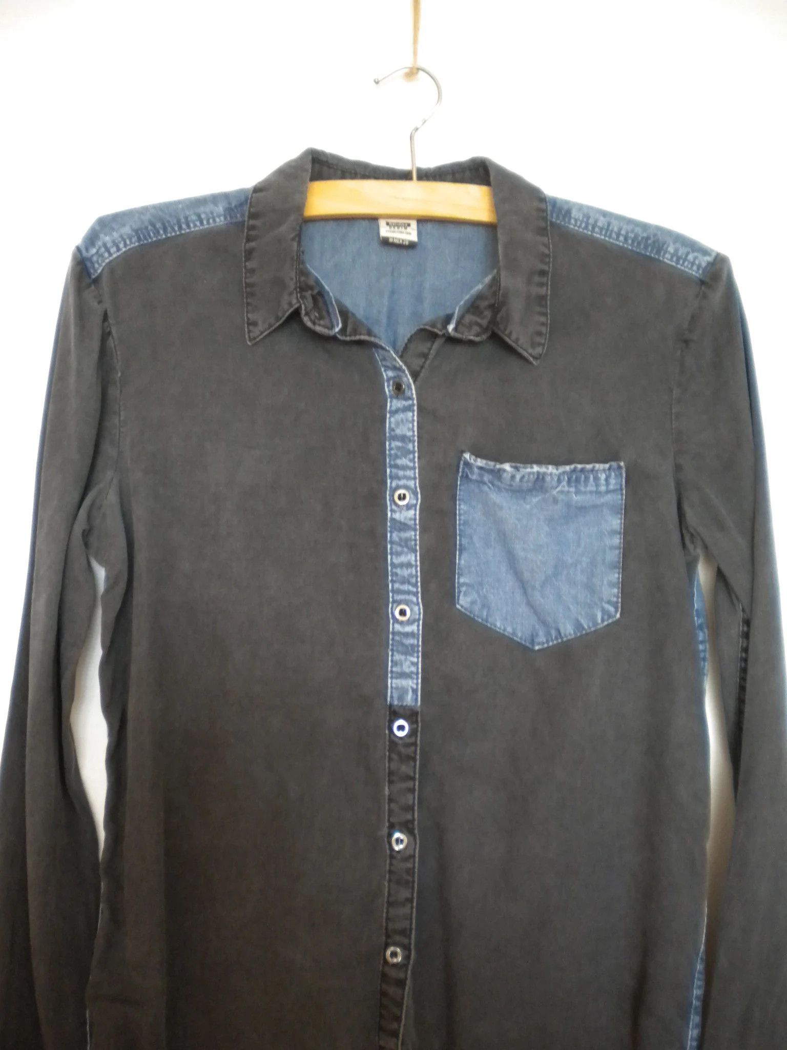 Bershka Vintage denim shirt collared button down shirt long sleeves Size M / US 6-8 / IT 42-44 - 2 Thumbnail