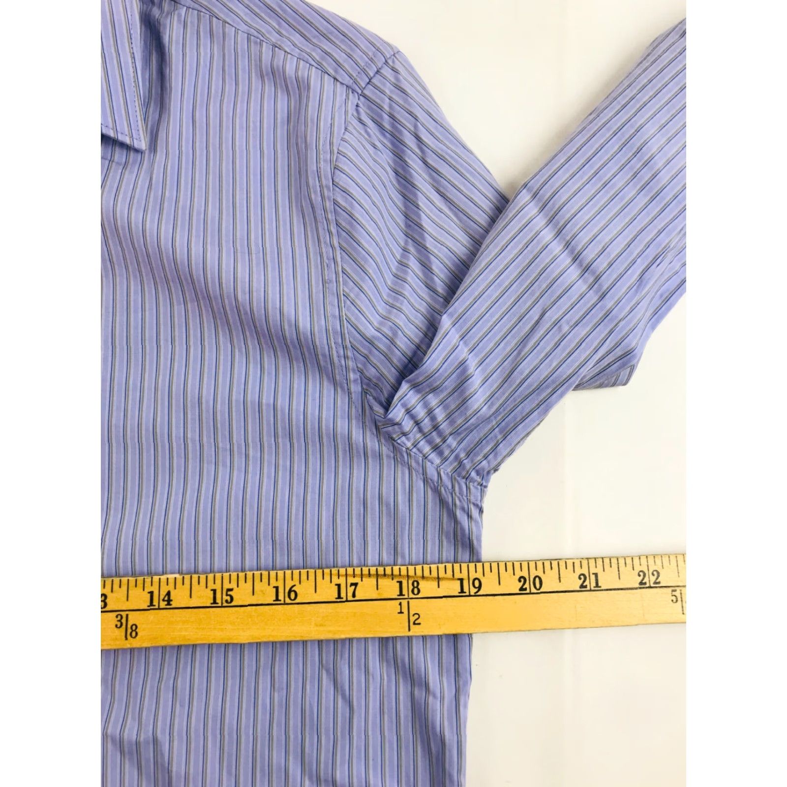 Elie Tahari Elie Tahari Men's Size Small Gray Striped Button-Up Long Sleeve Shirt User: Elie Tahari Men's Size Small Gray Striped Button-Up Long Sleeve Shirt Size US S / EU 44-46 / 1 - 3 Thumbnail