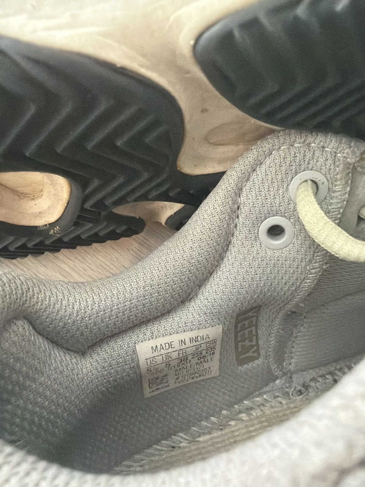 Adidas × Kanye West adidas Yeezy Boost 700 Size US 5.5 / EU 38 - 7 Thumbnail