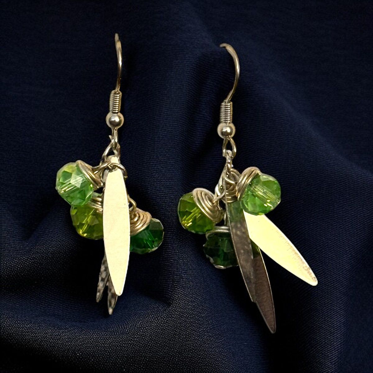 Other Silver tone silver dangles and green bead dangle earrings Size ONE SIZE - 2 Thumbnail