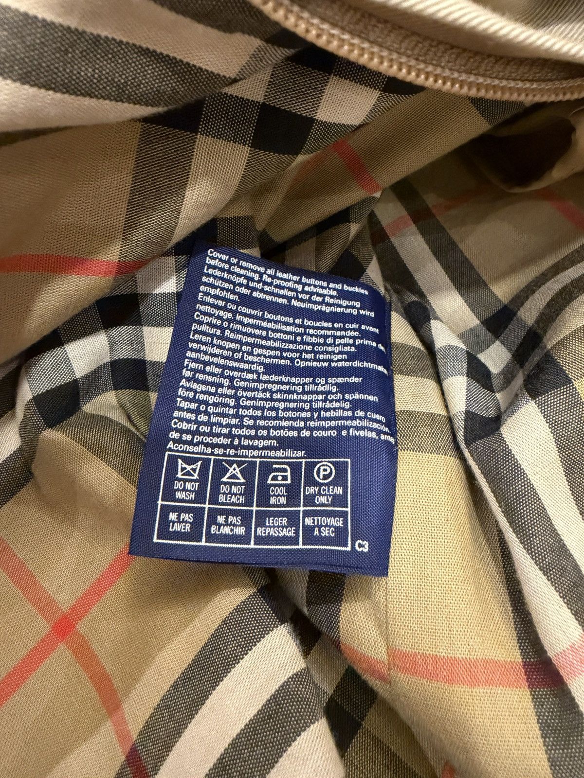 Burberry Burberry London Wool Double Lined Trench Down Coat Size US S / EU 44-46 / 1 - 4 Thumbnail