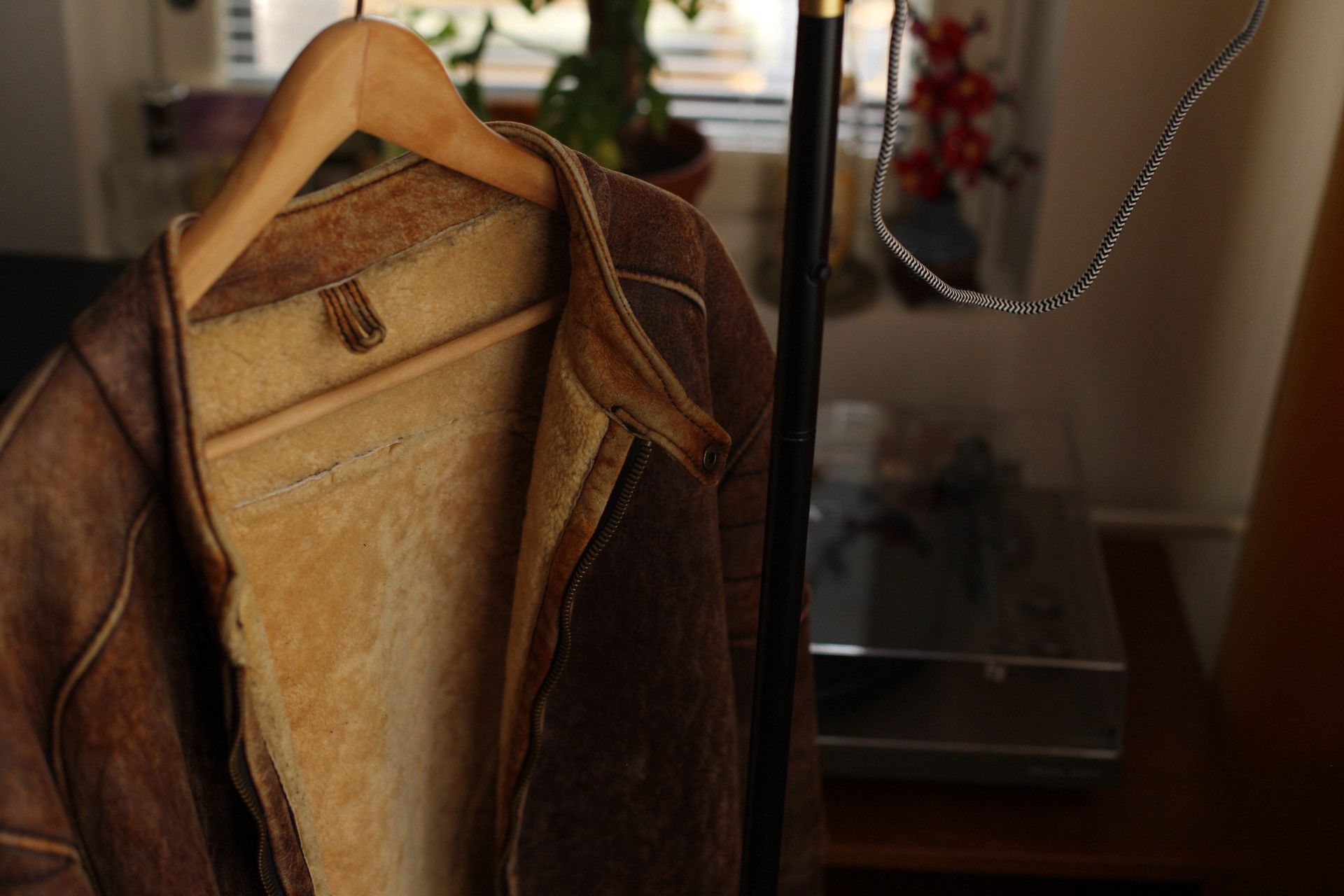 Vintage 1970’s Italian Shearling Café Racer Jacket Size US L / EU 52-54 / 3 - 12 Thumbnail