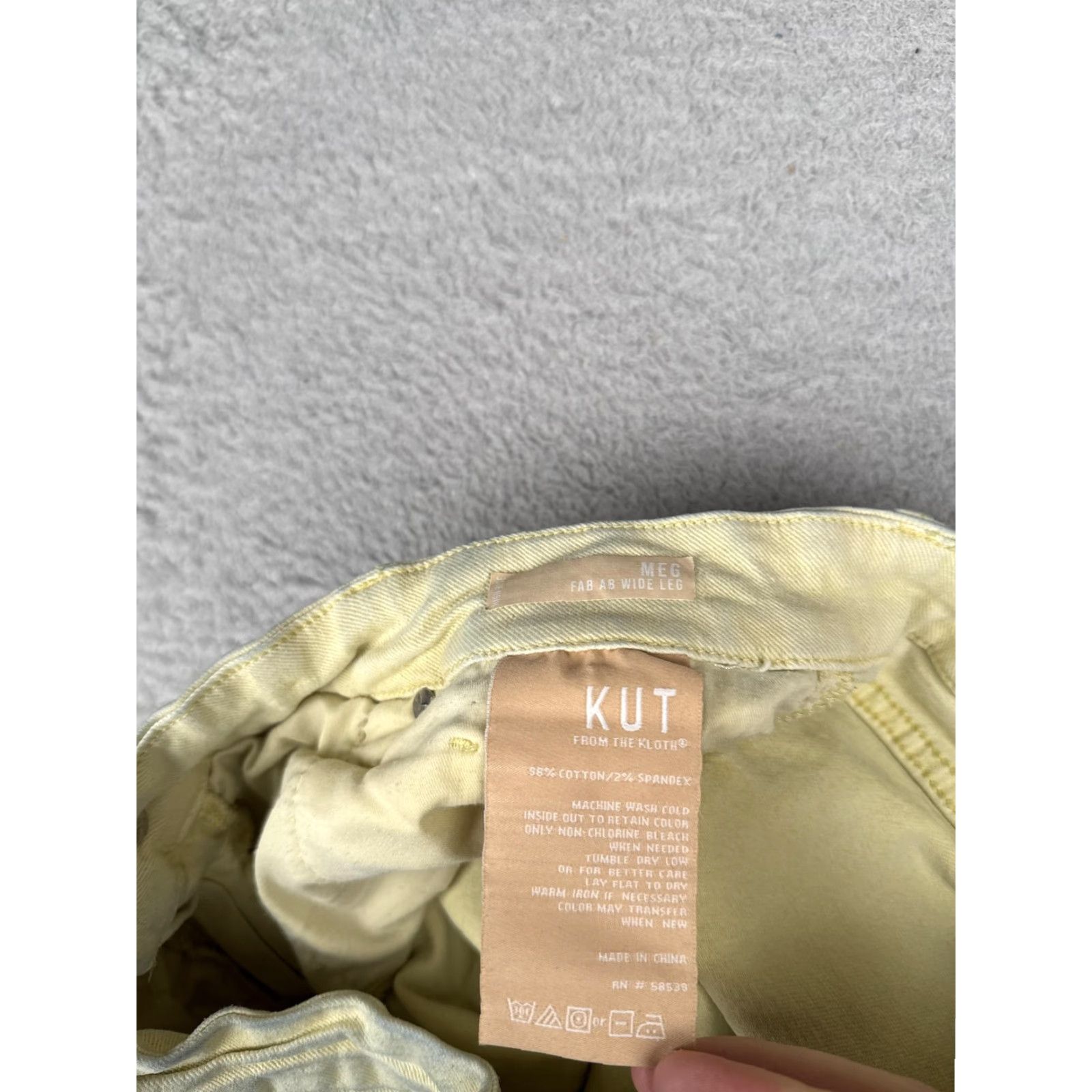 Vintage KUT From The Kloth Meg Jeans Wide Leg Womens 10 Yellow High Rise Stretch 29x28 Size 32" / US 10 / IT 46 - 7 Thumbnail