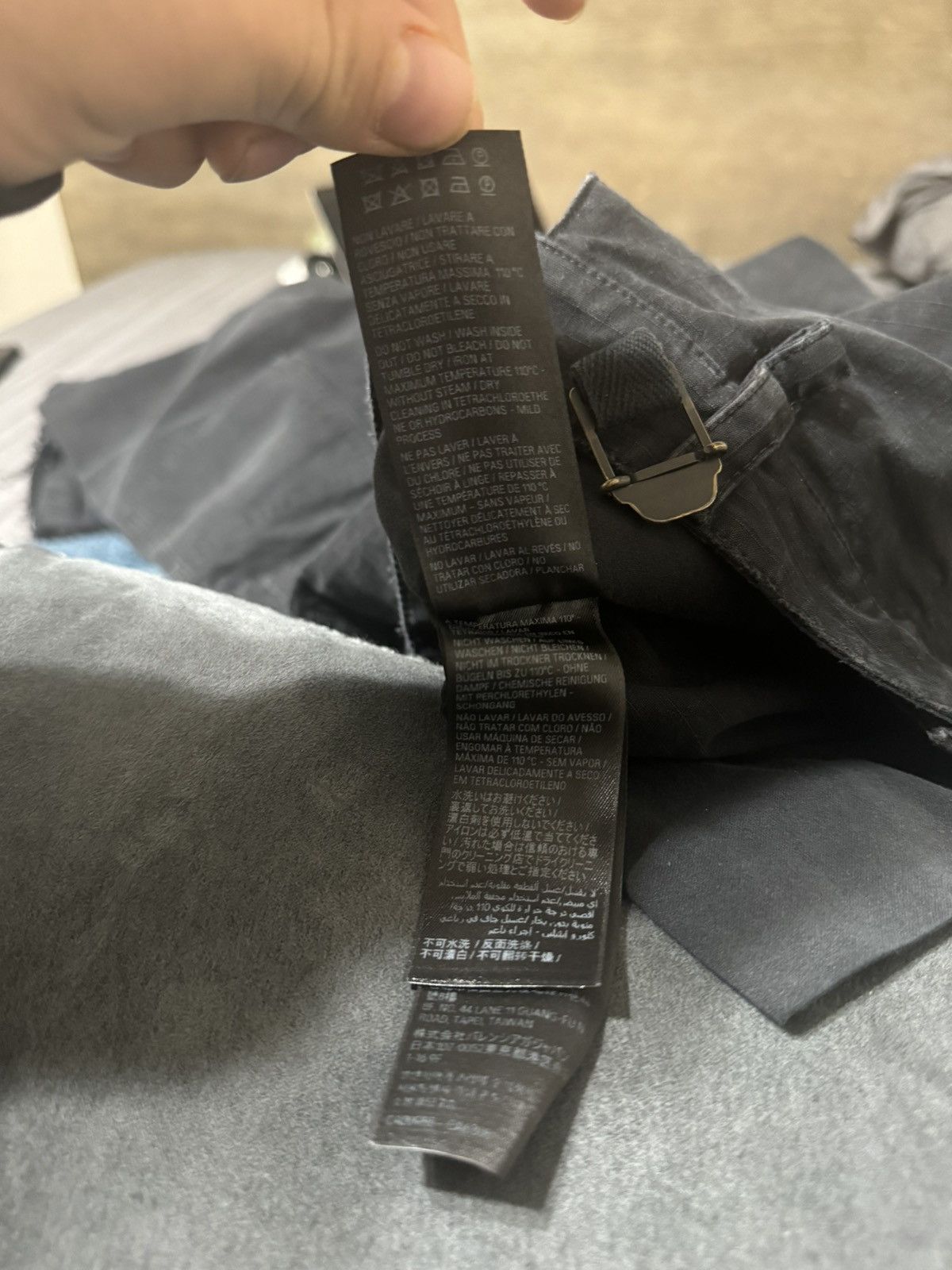 Balenciaga Balenciaga Distressed Large Cargo Pants Size US 30 / EU 46 - 12 Thumbnail