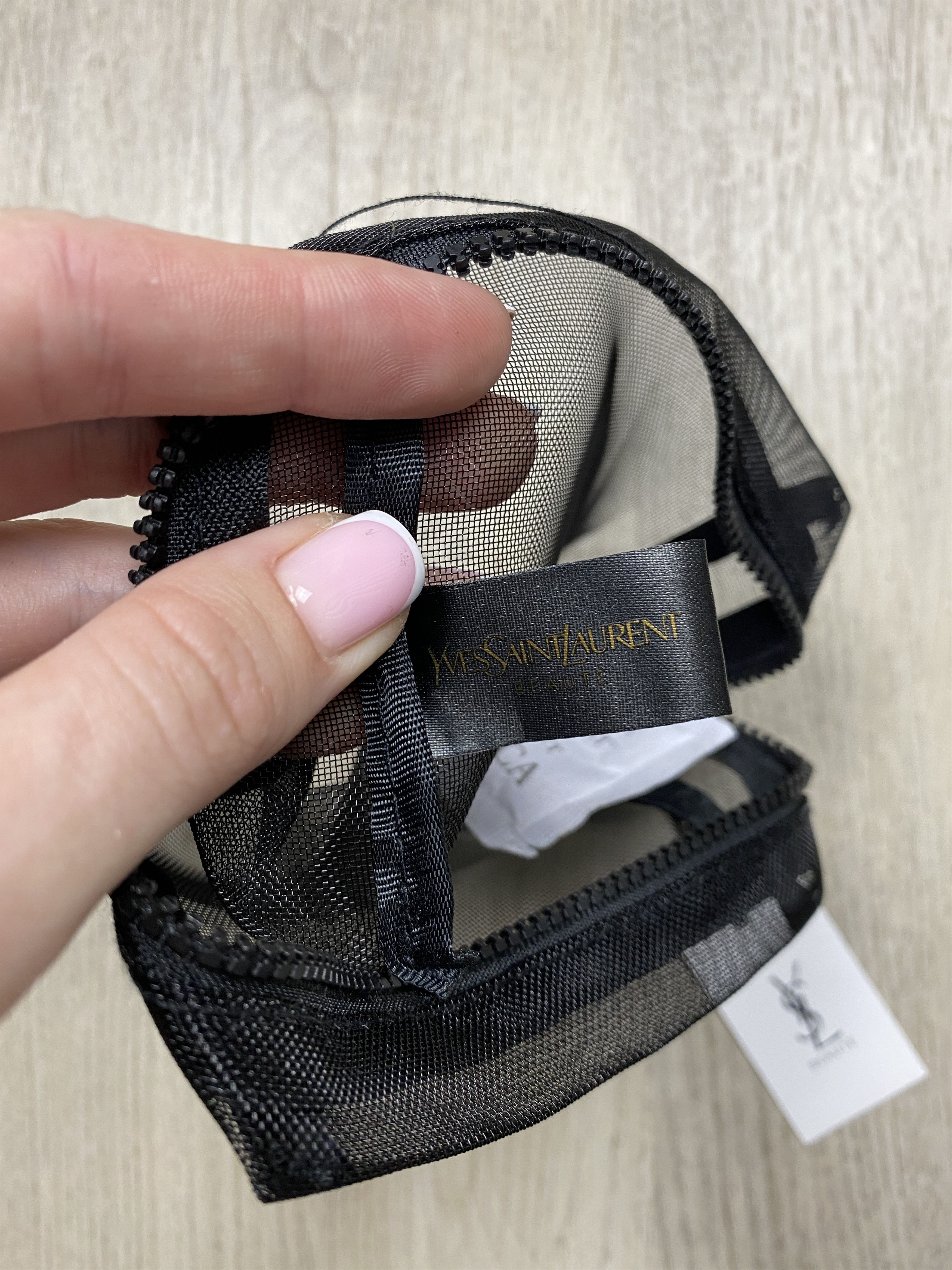 Yves Saint Laurent NEW Yves Saint Laurent Beaute Mini Bag Size ONE SIZE - 7 Thumbnail